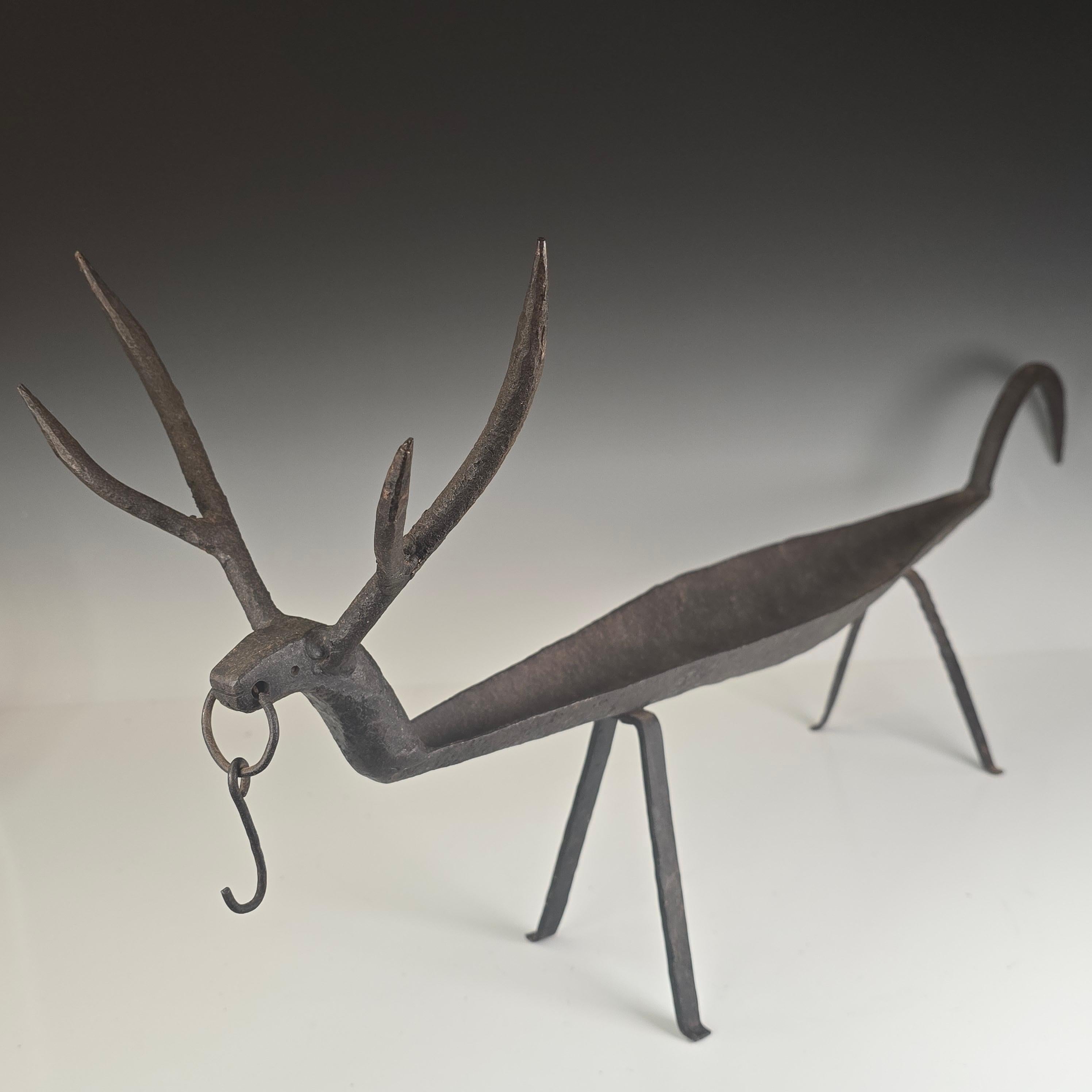 Japonais Plat rituel de noircissement des dents de cerf en fer forgé du 19e siècle en vente