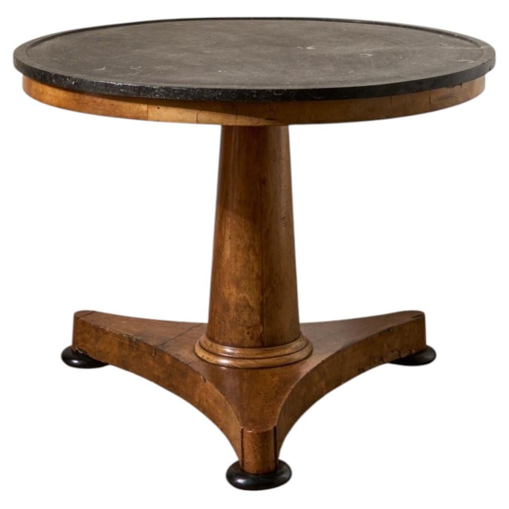 What is an accent table?