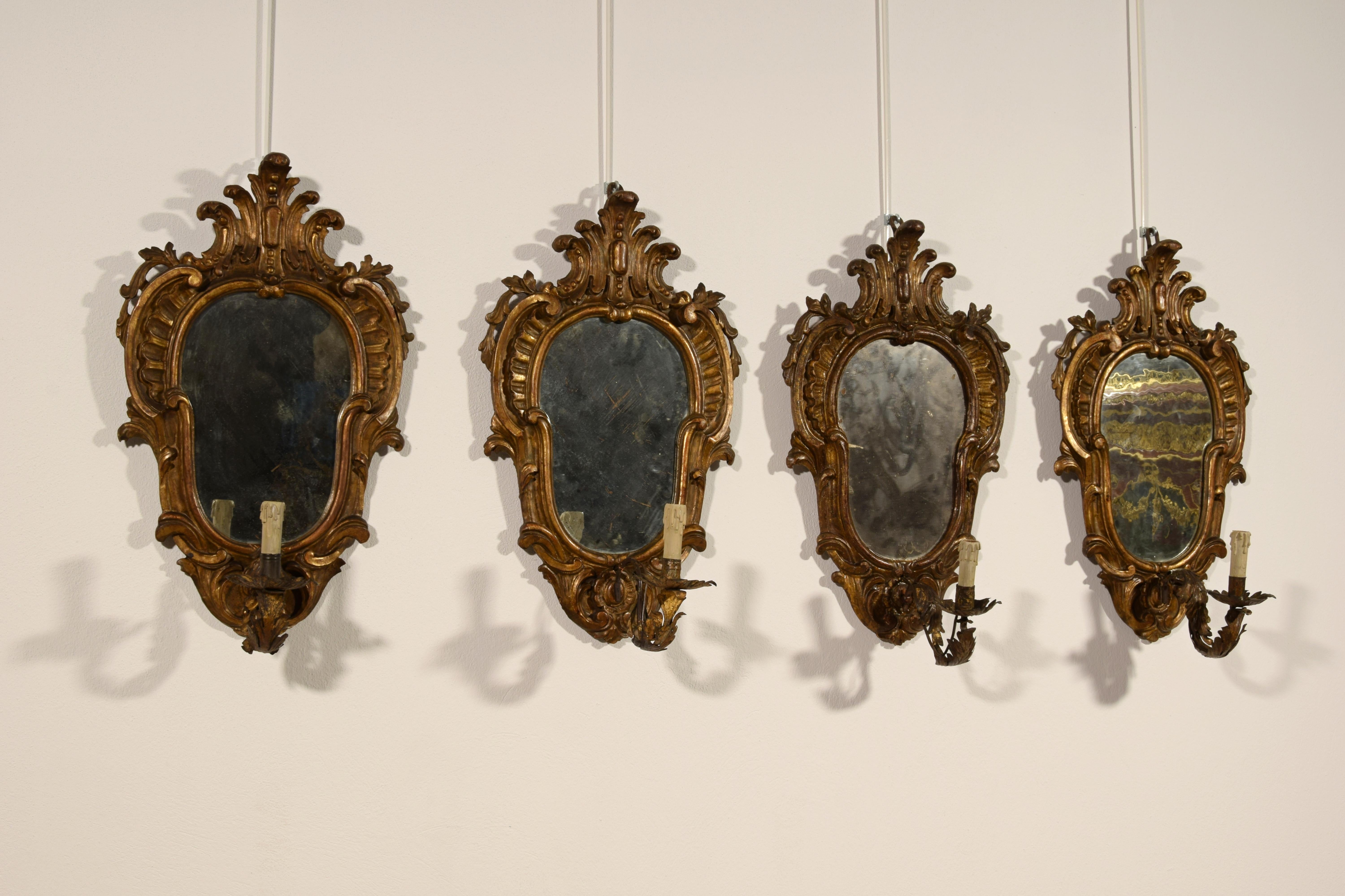19th Century, Four Italian Carved Giltwood Louis XV Style Sconces For Sale 10