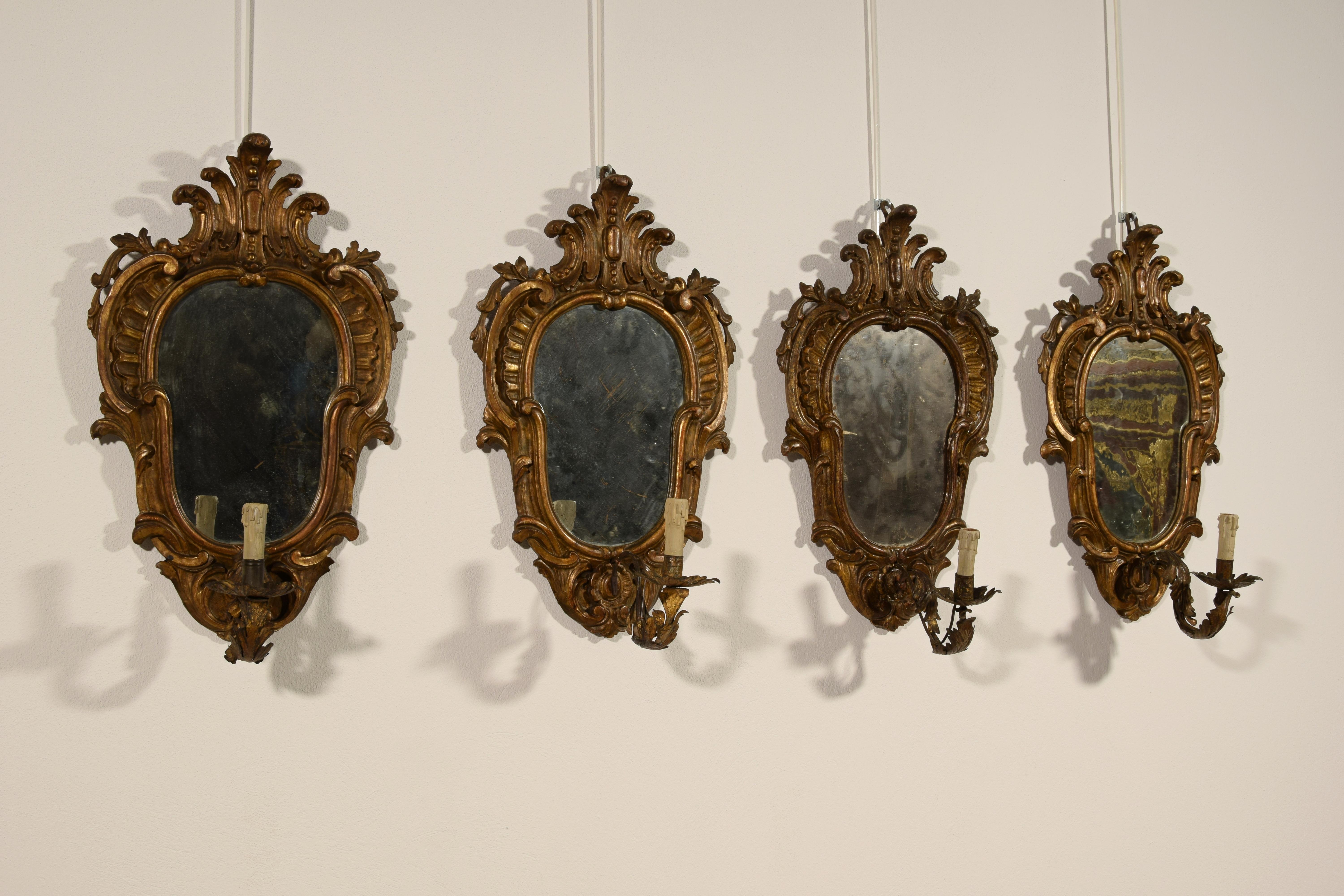 19th Century, Four Italian Carved Giltwood Louis XV Style Sconces For Sale 15