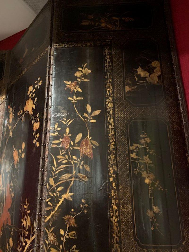 19th Century Four Panel Japanned Screen with Gilt and Red Decor In Good Condition In Palm Beach, FL