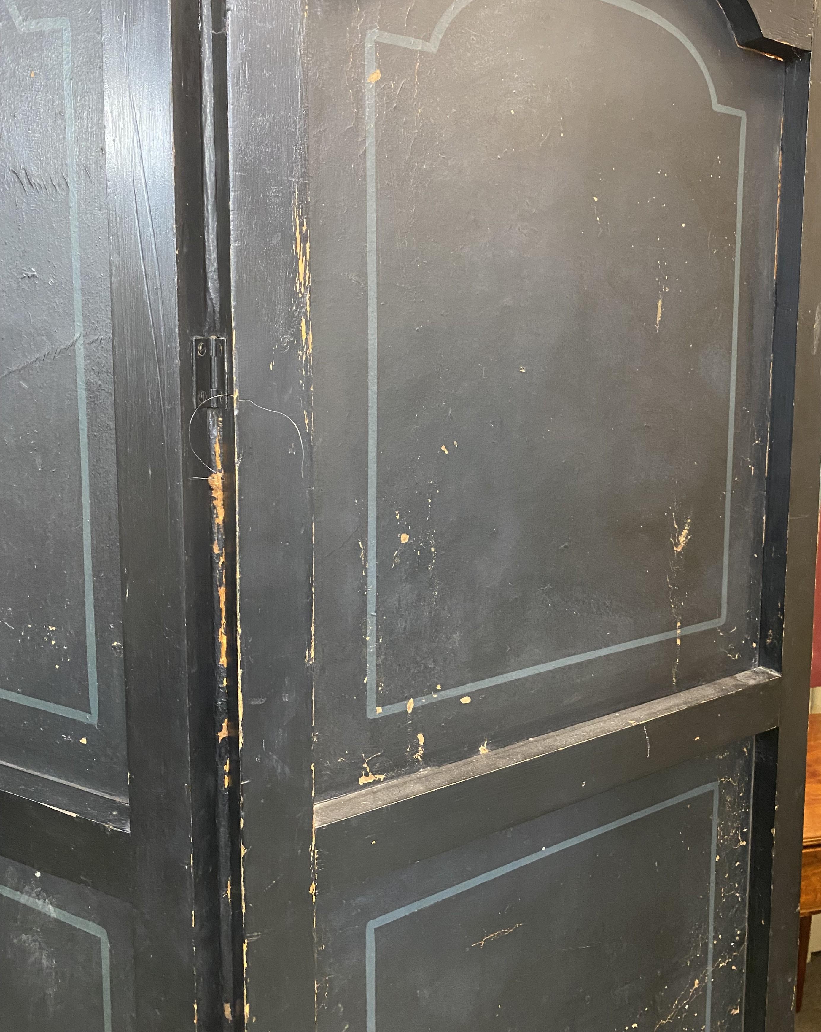 19th Century Four Panel Painted Leather Folding Screen with English Soldiers For Sale 12