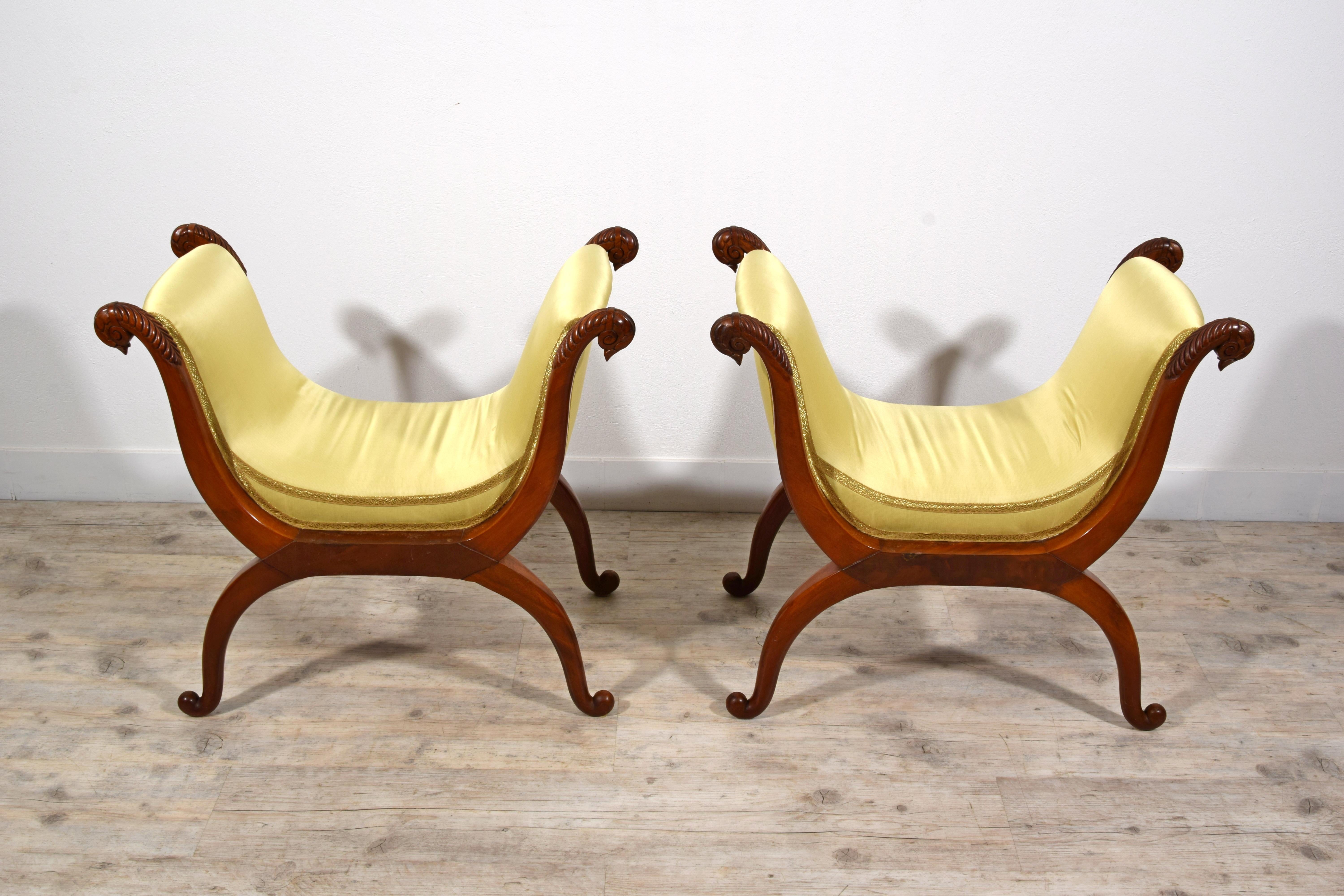 XIXe siècle, Quatre tabourets en bois curule de Toscane en vente 4
