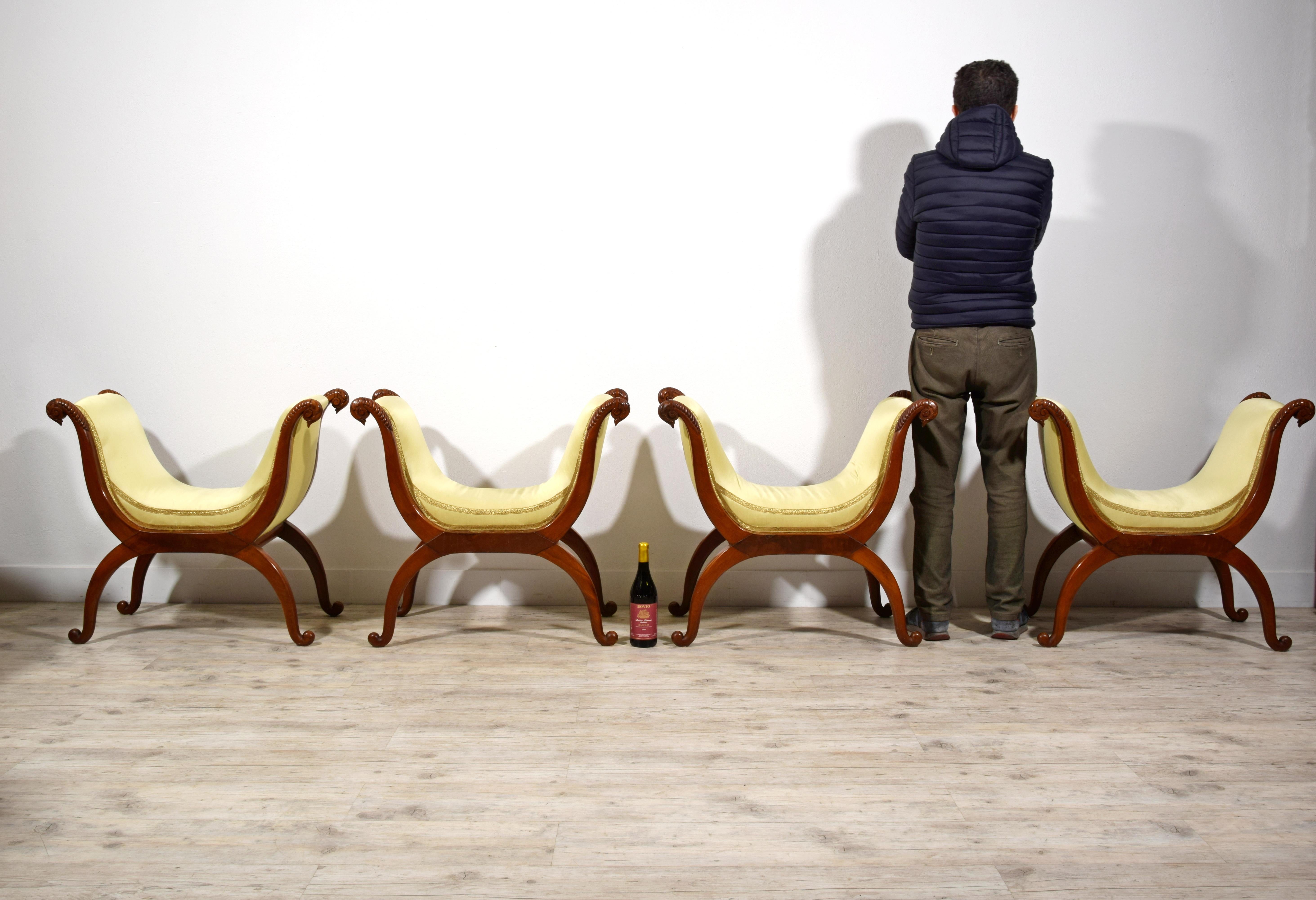 XIXe siècle, Quatre tabourets en bois curule de Toscane en vente 5