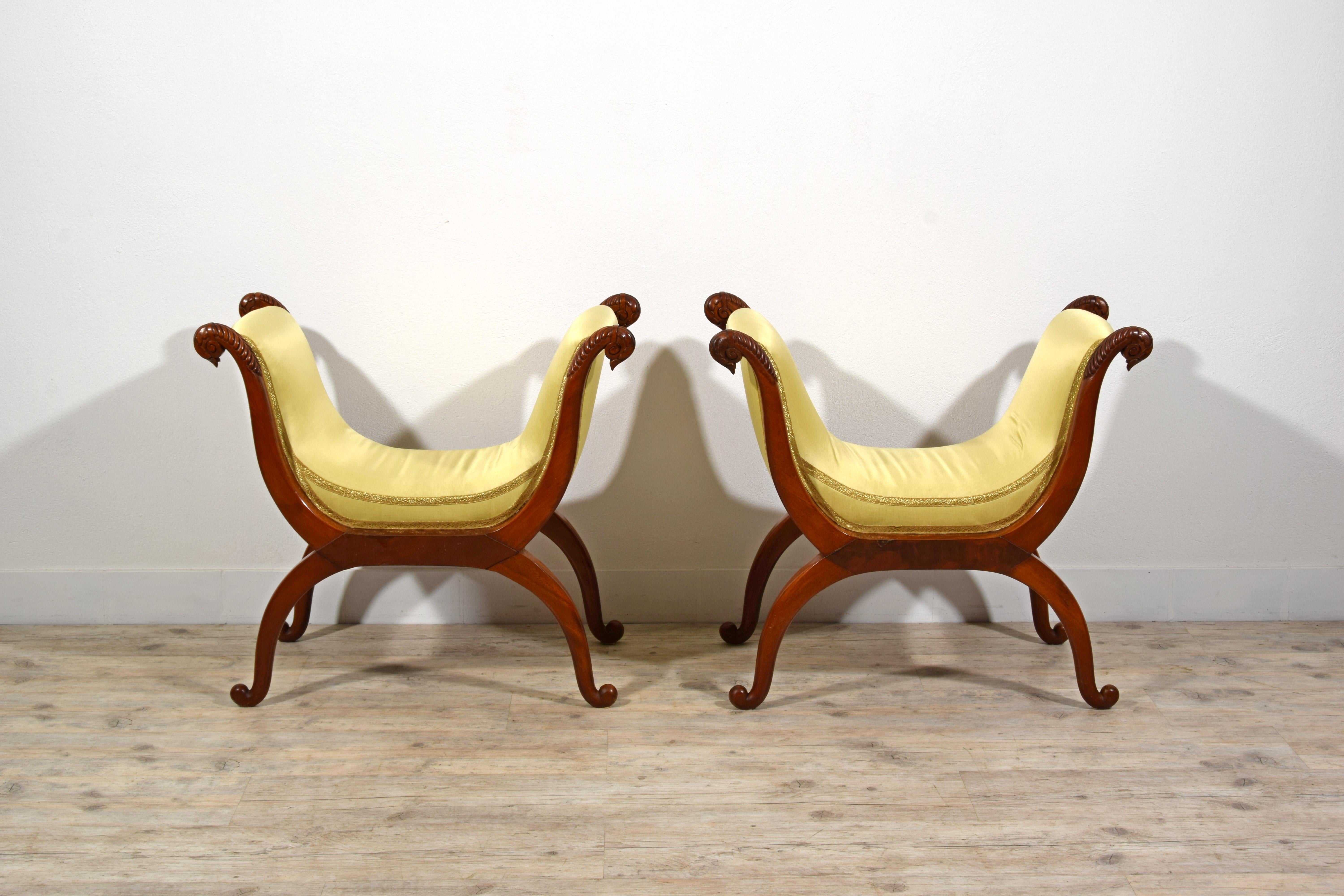 XIXe siècle, Quatre tabourets en bois curule de Toscane en vente 8