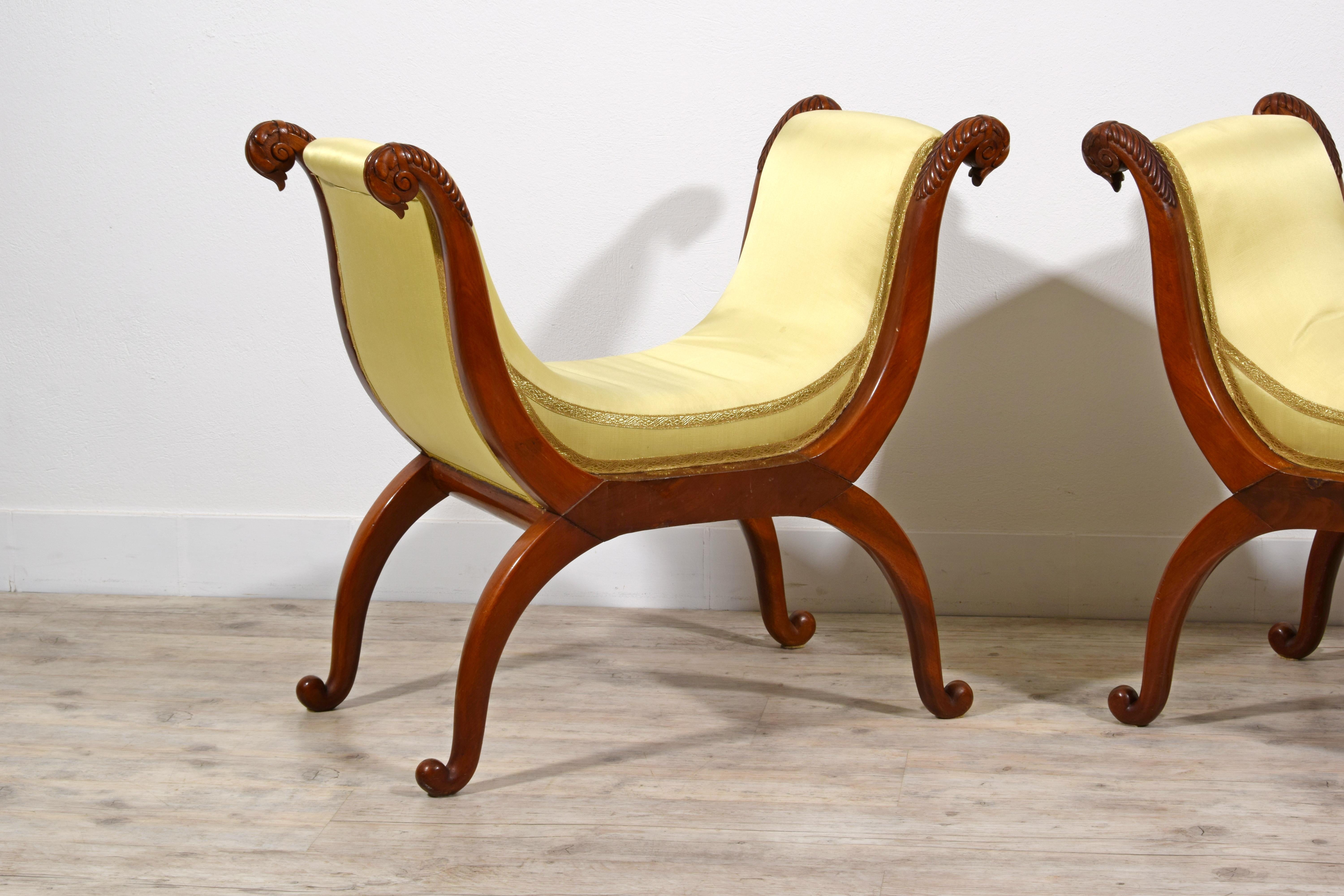 XIXe siècle, Quatre tabourets en bois curule de Toscane en vente 10