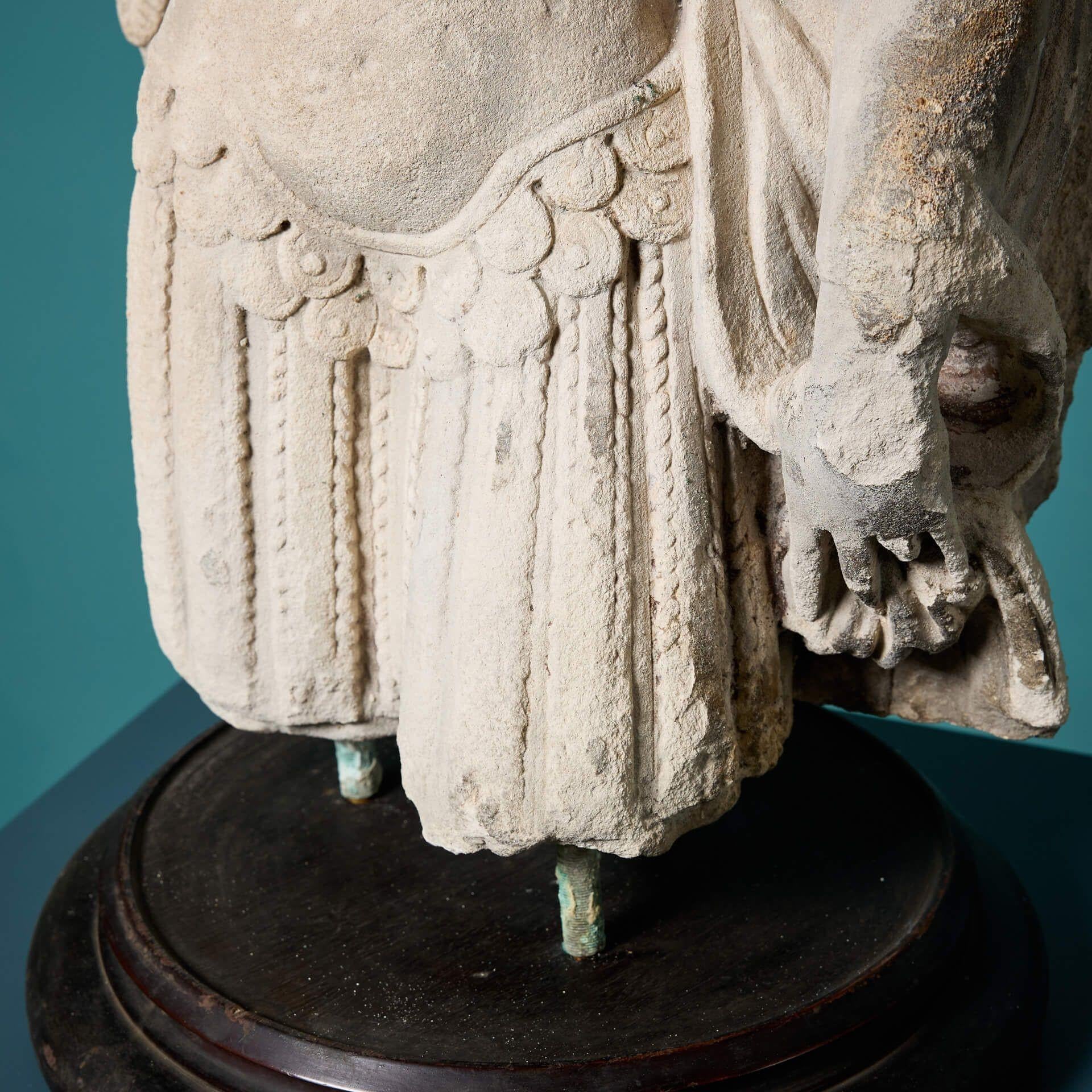 Estatua de piedra fragmentaria del siglo XIX con torso de ángel Inglés en venta