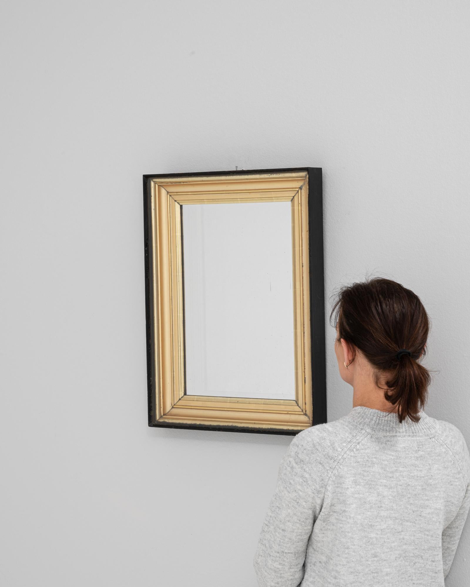 Miroir en bois patiné, noir et doré, France 19ème siècle Bon état - En vente à High Point, NC