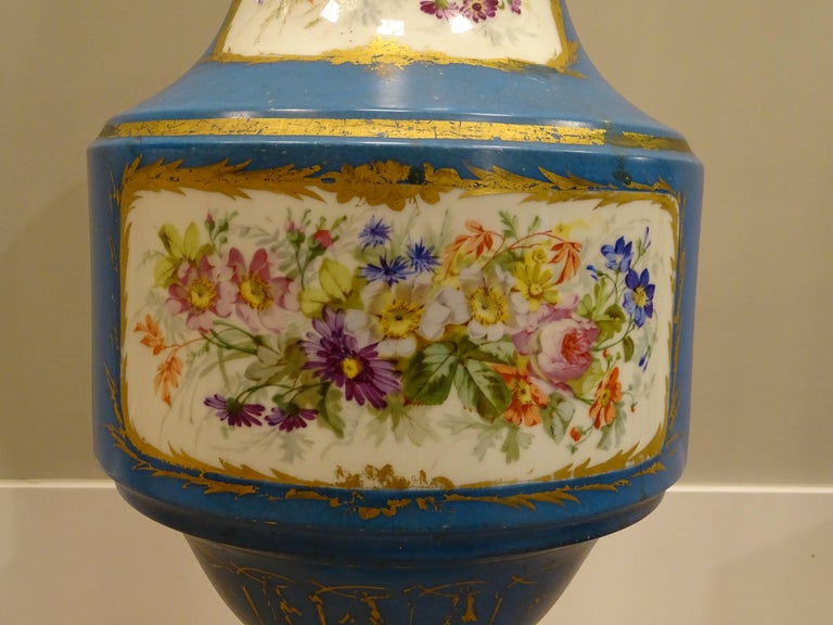 19th century France blue Porcelain Vase, centerpiece attributed to Sevrés For Sale 5