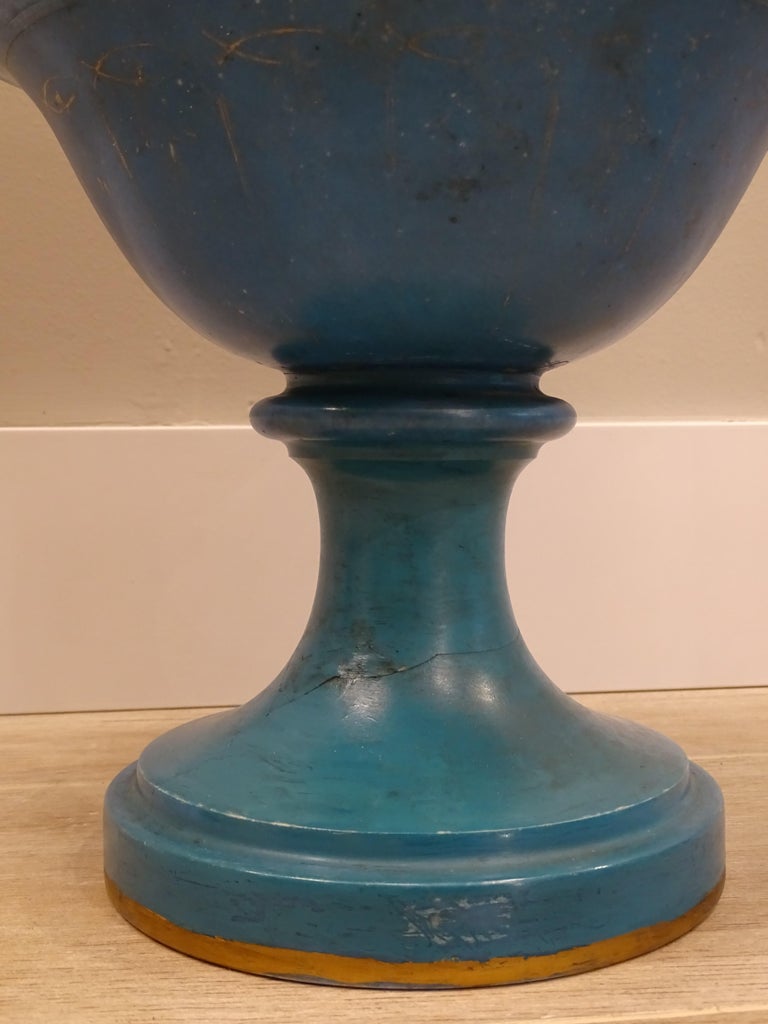 19th century France blue Porcelain Vase, centerpiece attributed to Sevrés For Sale 7