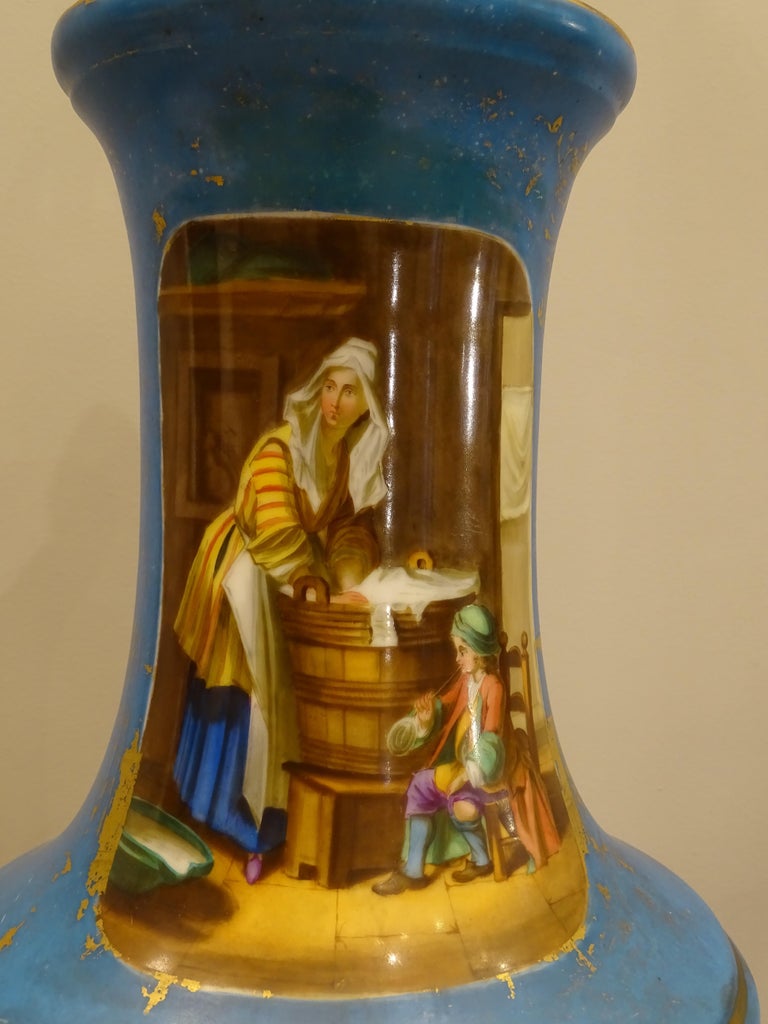 19th century France blue Porcelain Vase, centerpiece attributed to Sevrés In Good Condition For Sale In Valladolid, ES