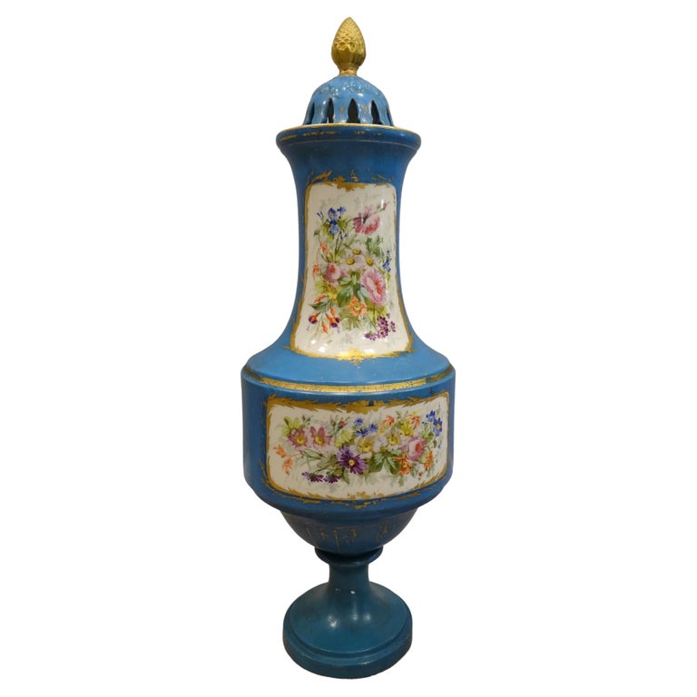 19th century France blue Porcelain Vase, centerpiece attributed to Sevrés For Sale