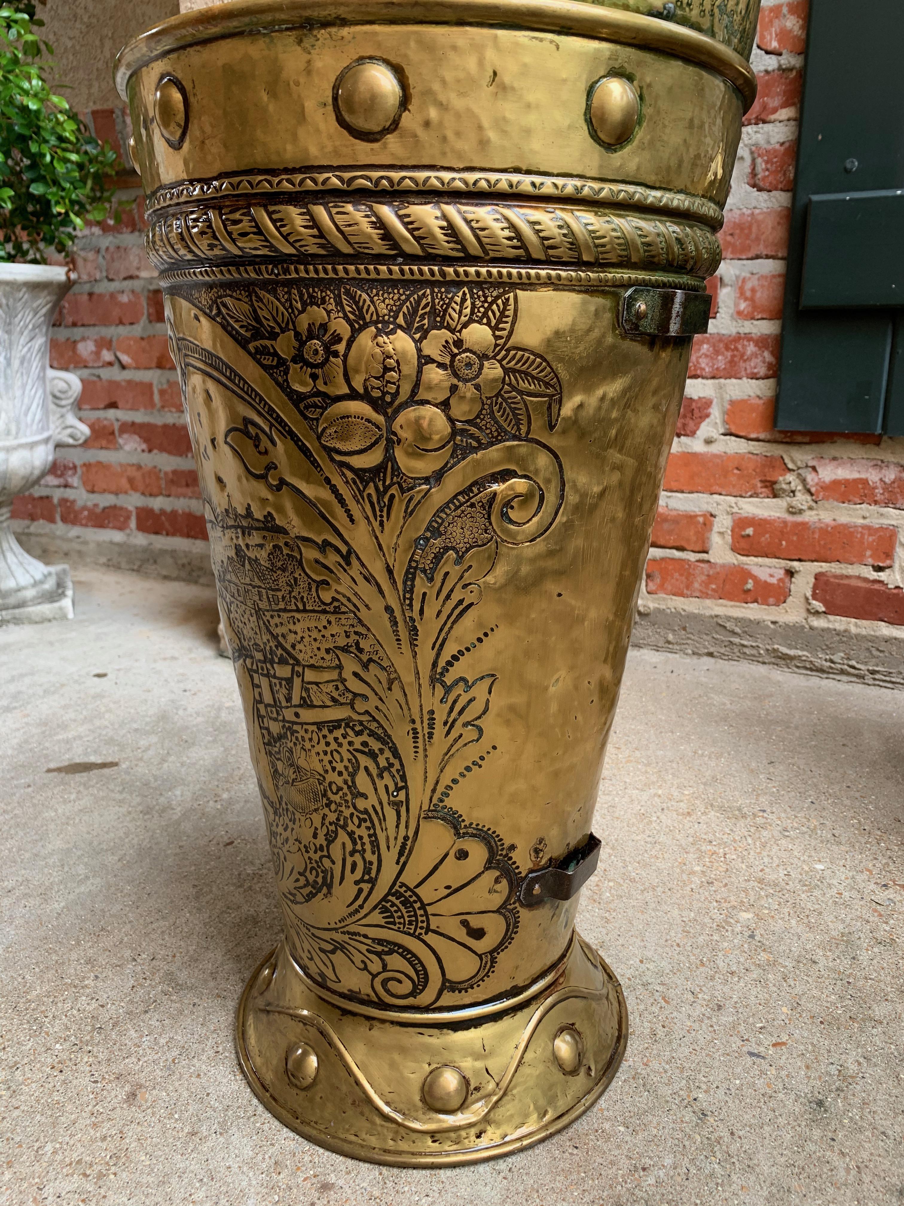 19th Century France Brass Repousse Relief Grape Hotte Vineyard Umbrella Stand 4