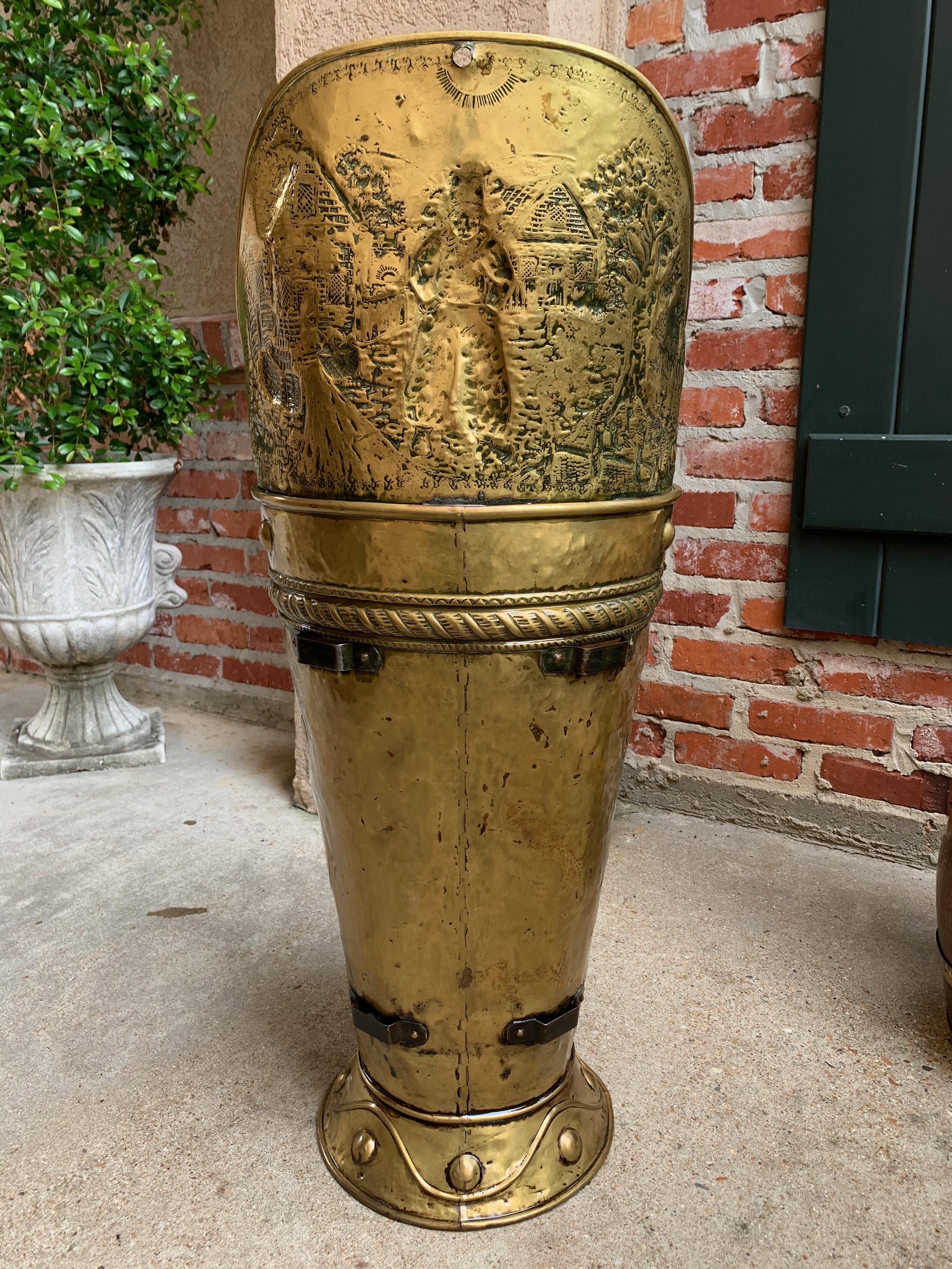19th Century France Brass Repousse Relief Grape Hotte Vineyard Umbrella Stand 13