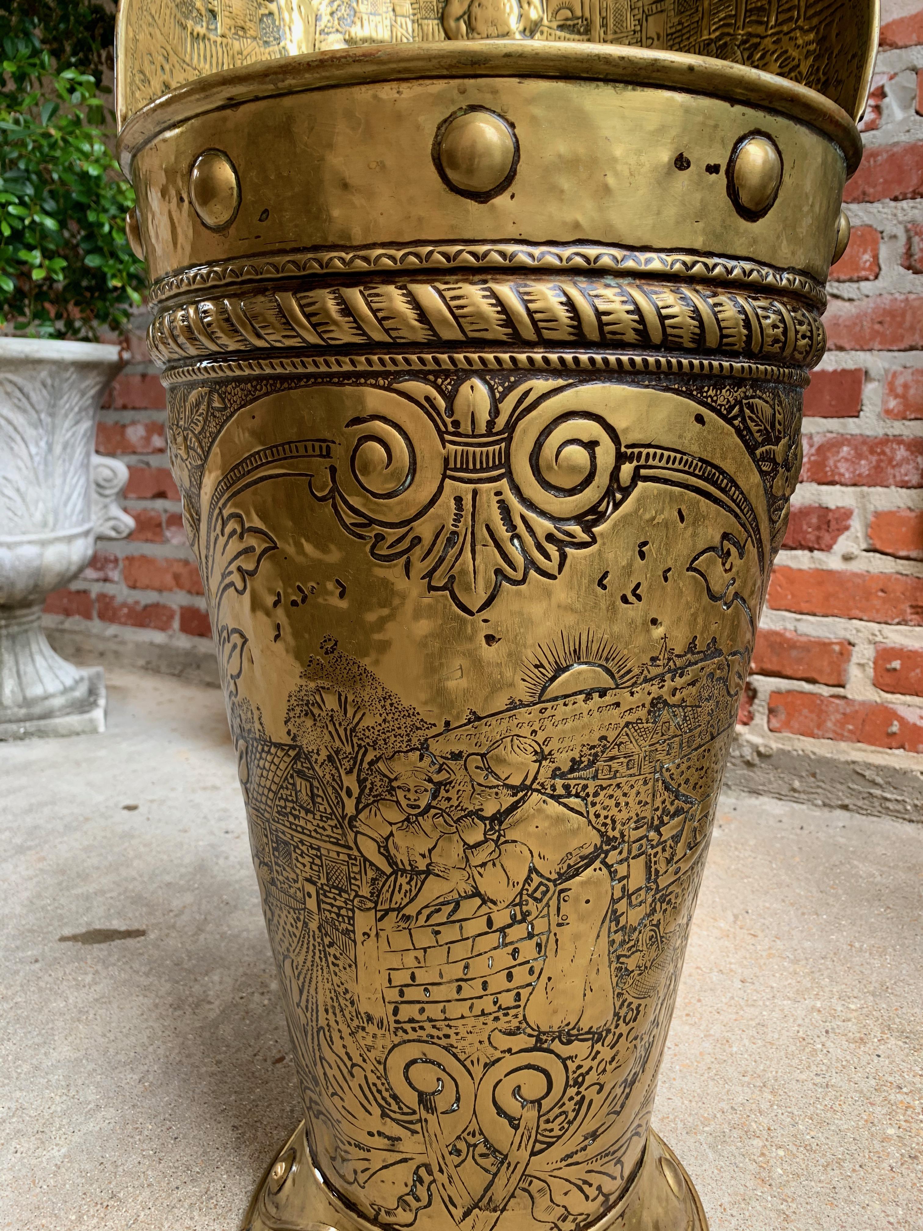 French 19th Century France Brass Repousse Relief Grape Hotte Vineyard Umbrella Stand