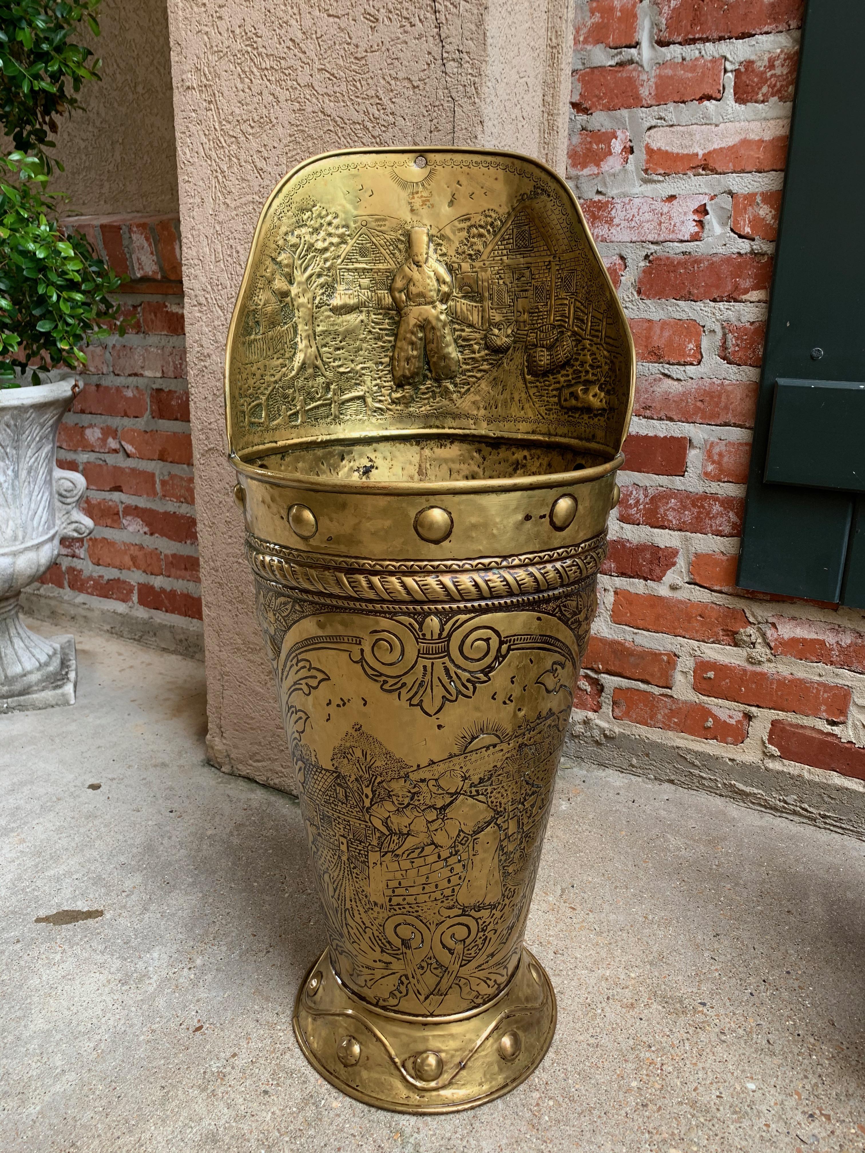 19th Century France Brass Repousse Relief Grape Hotte Vineyard Umbrella Stand 3