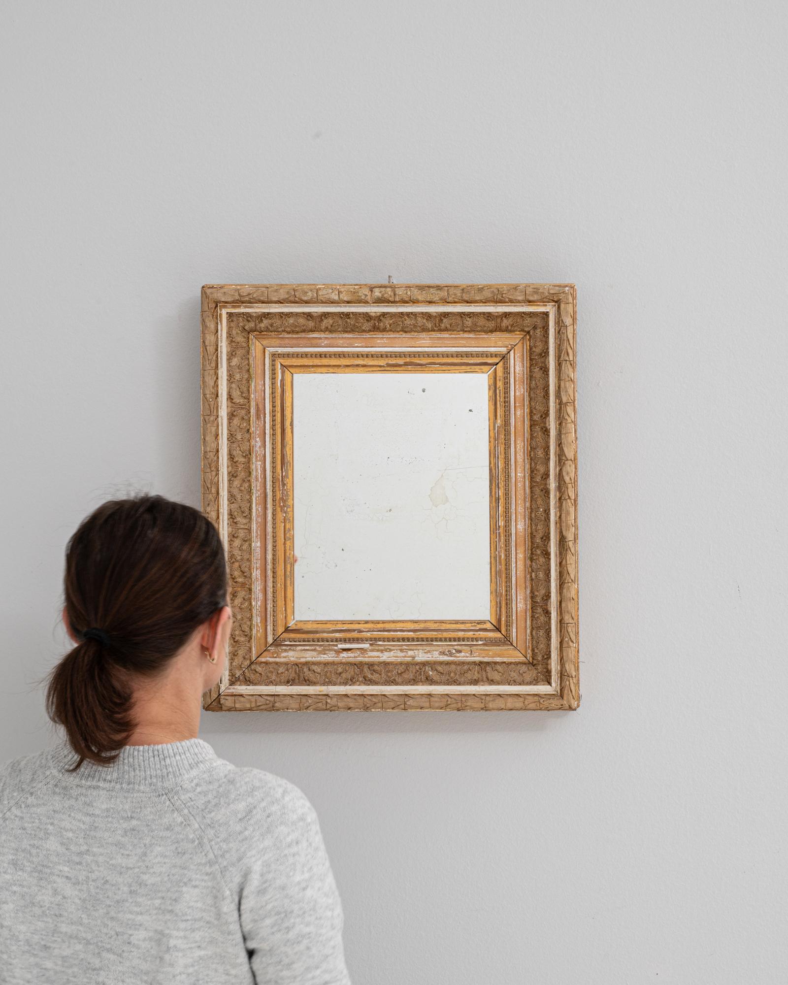 Français Miroir en bois doré, France, 19e siècle en vente