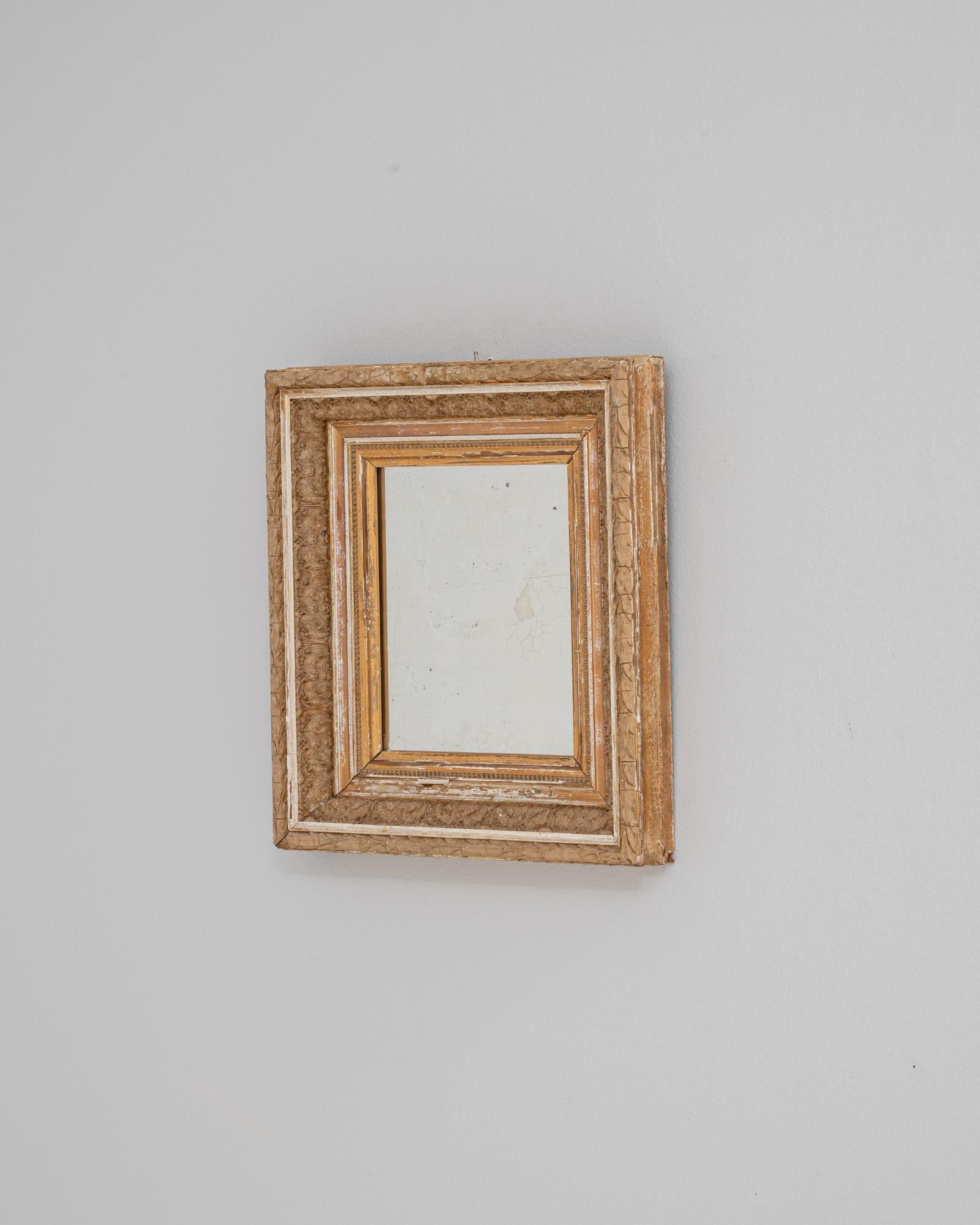 Miroir en bois doré, France, 19e siècle Bon état - En vente à High Point, NC