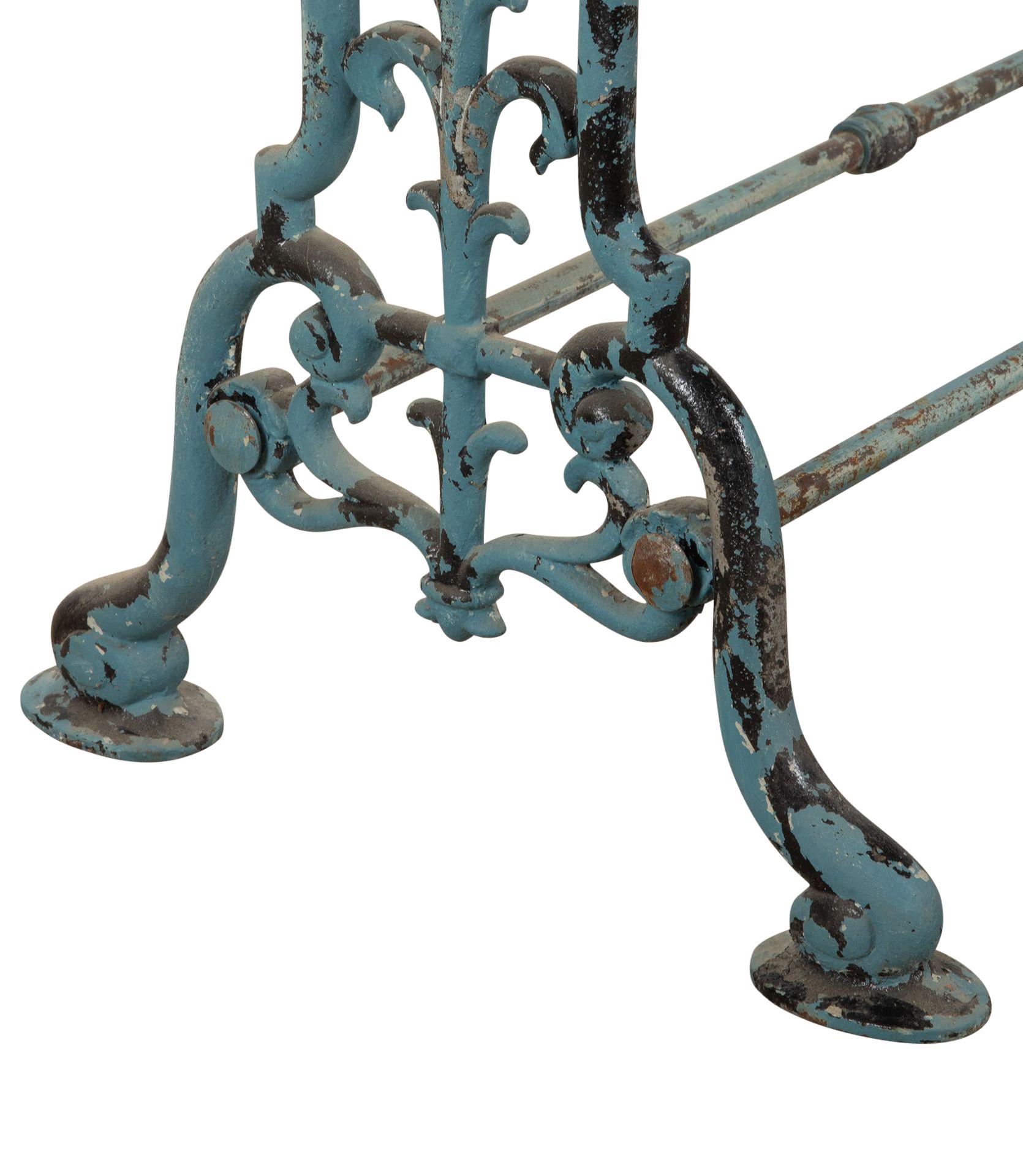 Mesa de jardín de metal francesa del siglo XIX en venta 4