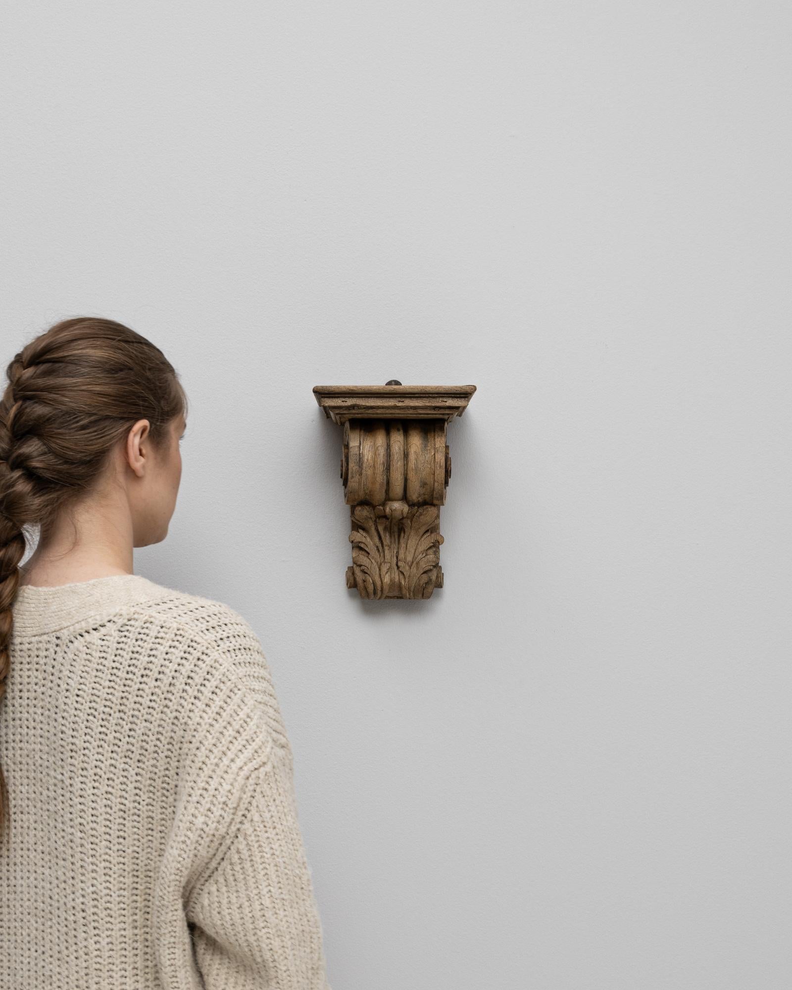 Scaffale a muro in quercia del XIX secolo di Oak In condizioni buone in vendita a High Point, NC