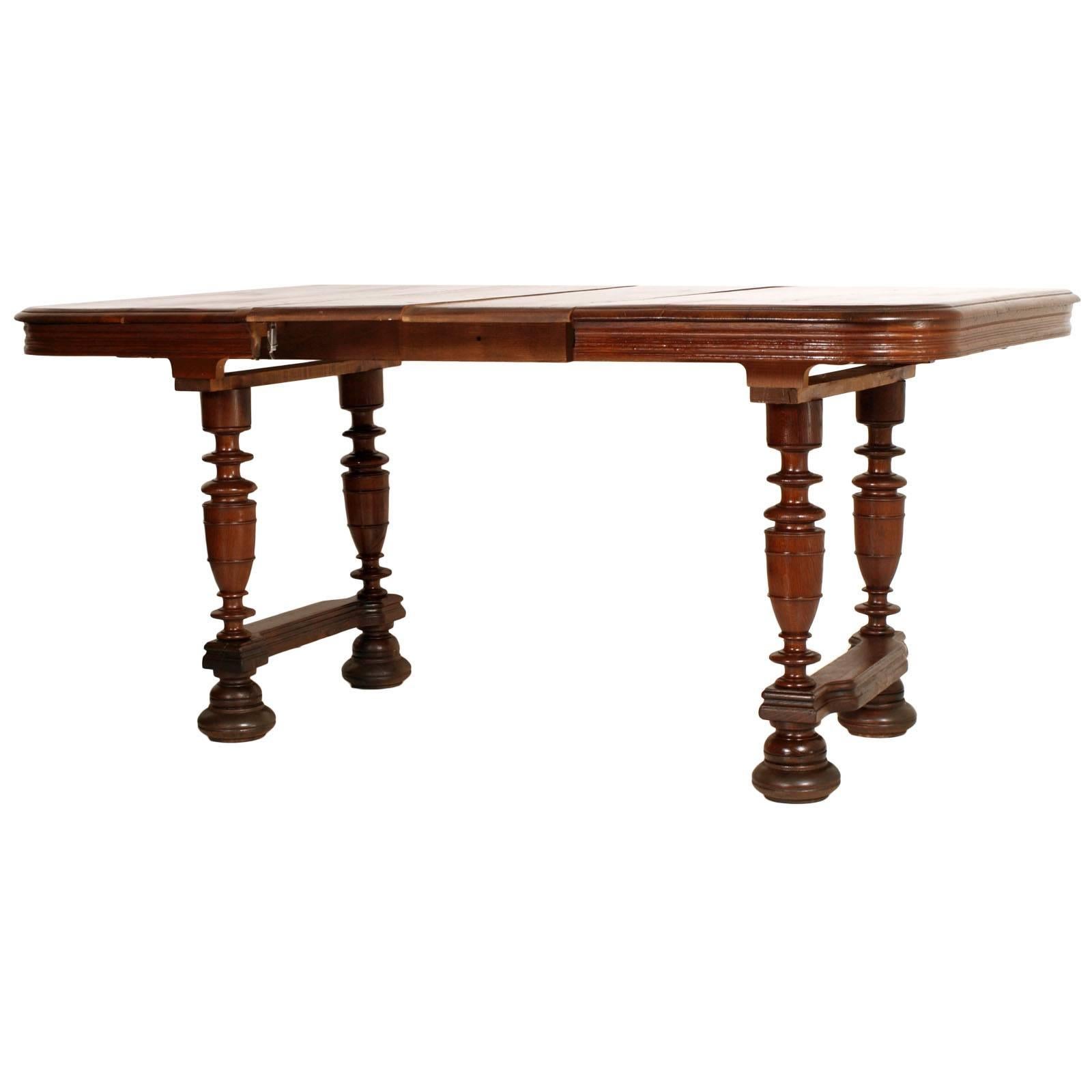 19th Century France Provencal Extendable Table Solid Oak, Restored, Wax-Polished In Good Condition For Sale In Vigonza, Padua