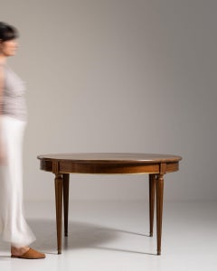 19th Century France Rich Walnut Brown Oval Walnut Dining Table