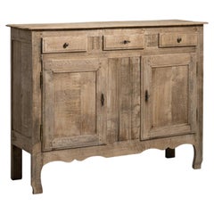 Tavolino in rovere intagliato color miele invecchiato, in stile francese del XIX secolo