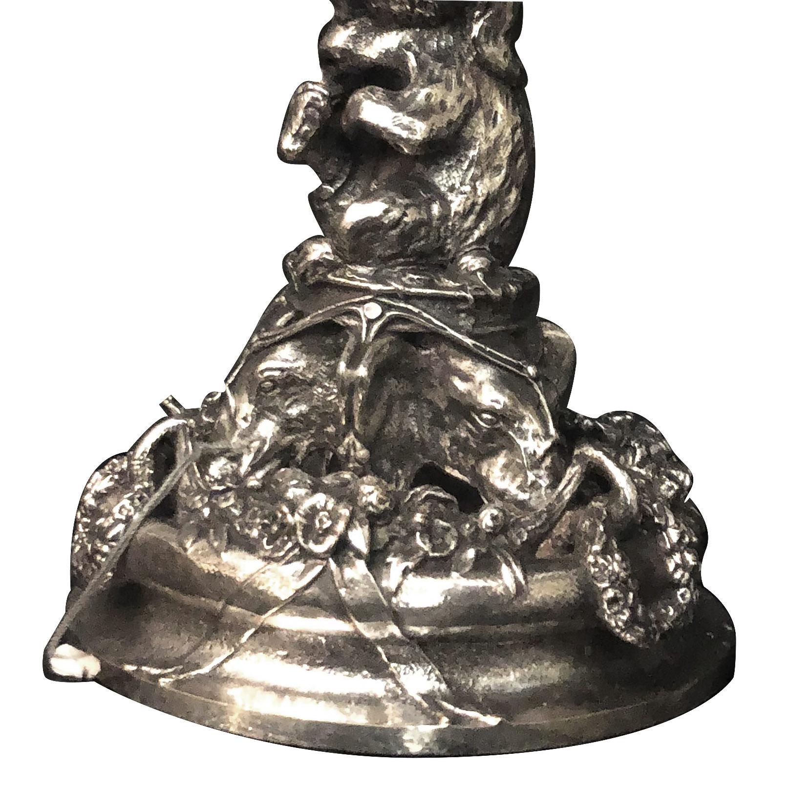 Bronze Coupe de l'Ours en bronze signé Fratin du 19ème siècle avec impression de Daubrée en vente