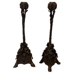 Portacandele originale in bronzo fratino con coppia di satiri del XIX secolo