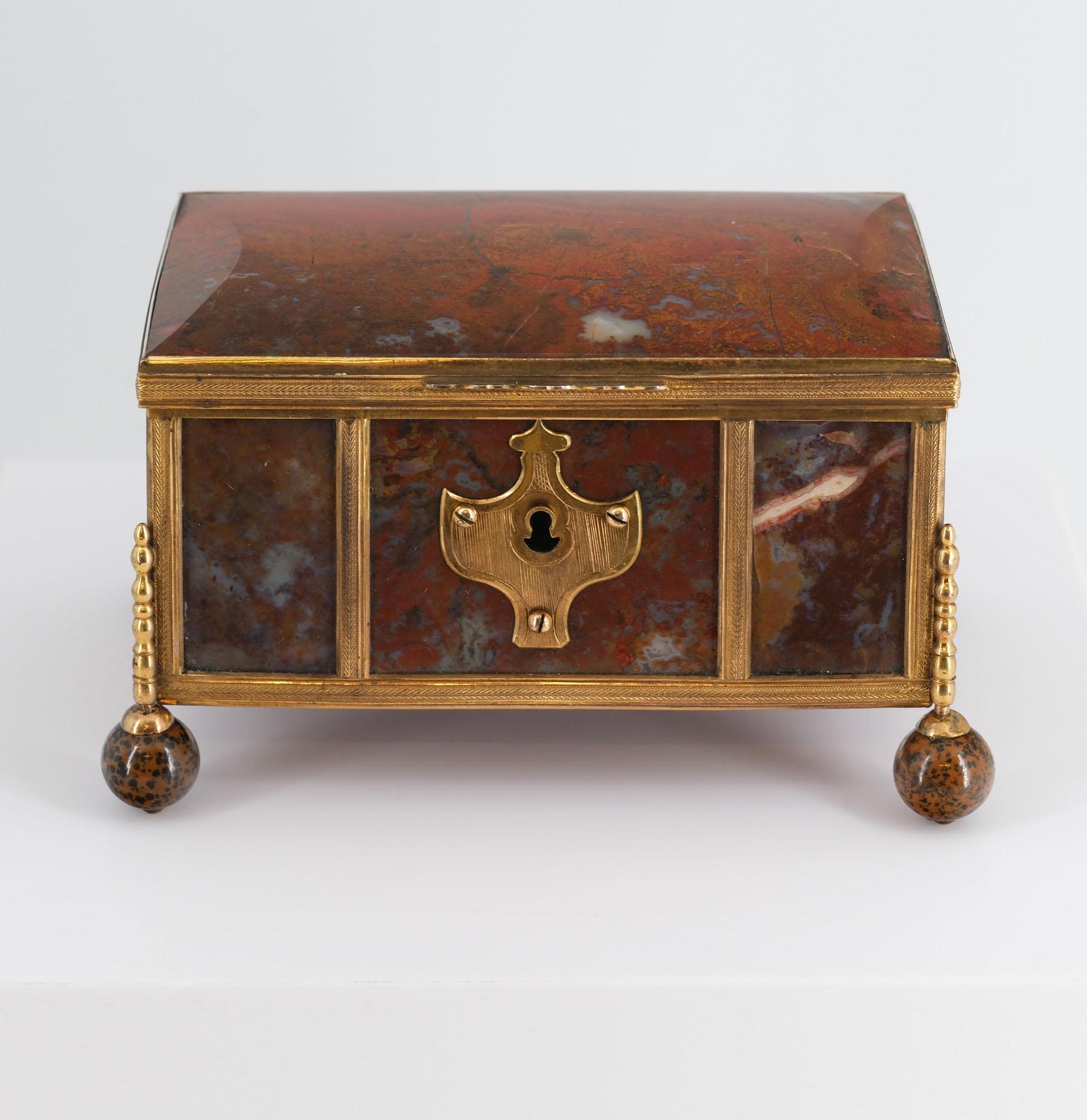 19th Century Napoleon III French polished agate & gilt metal mounted box of good size. Circa 1860.

An almost identical example is in the National Trust collection.

Beautifully figured agate stone showing various colours and tones. The top and