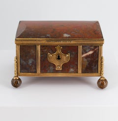 Boîte à bijoux Napoléon III en agate et métal doré du 19e siècle