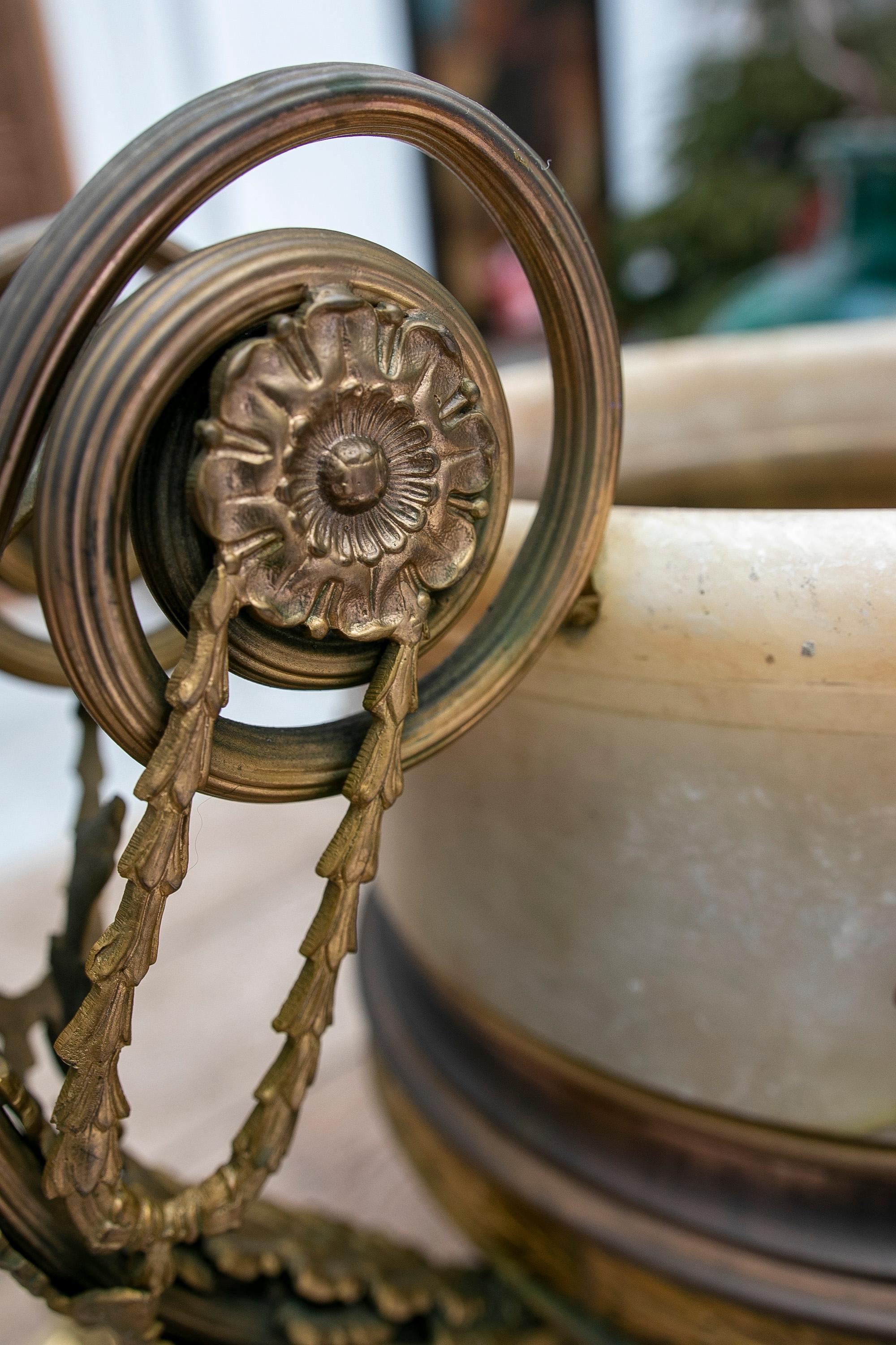 19th Century French Alabaster and Bronze Cup For Sale 10