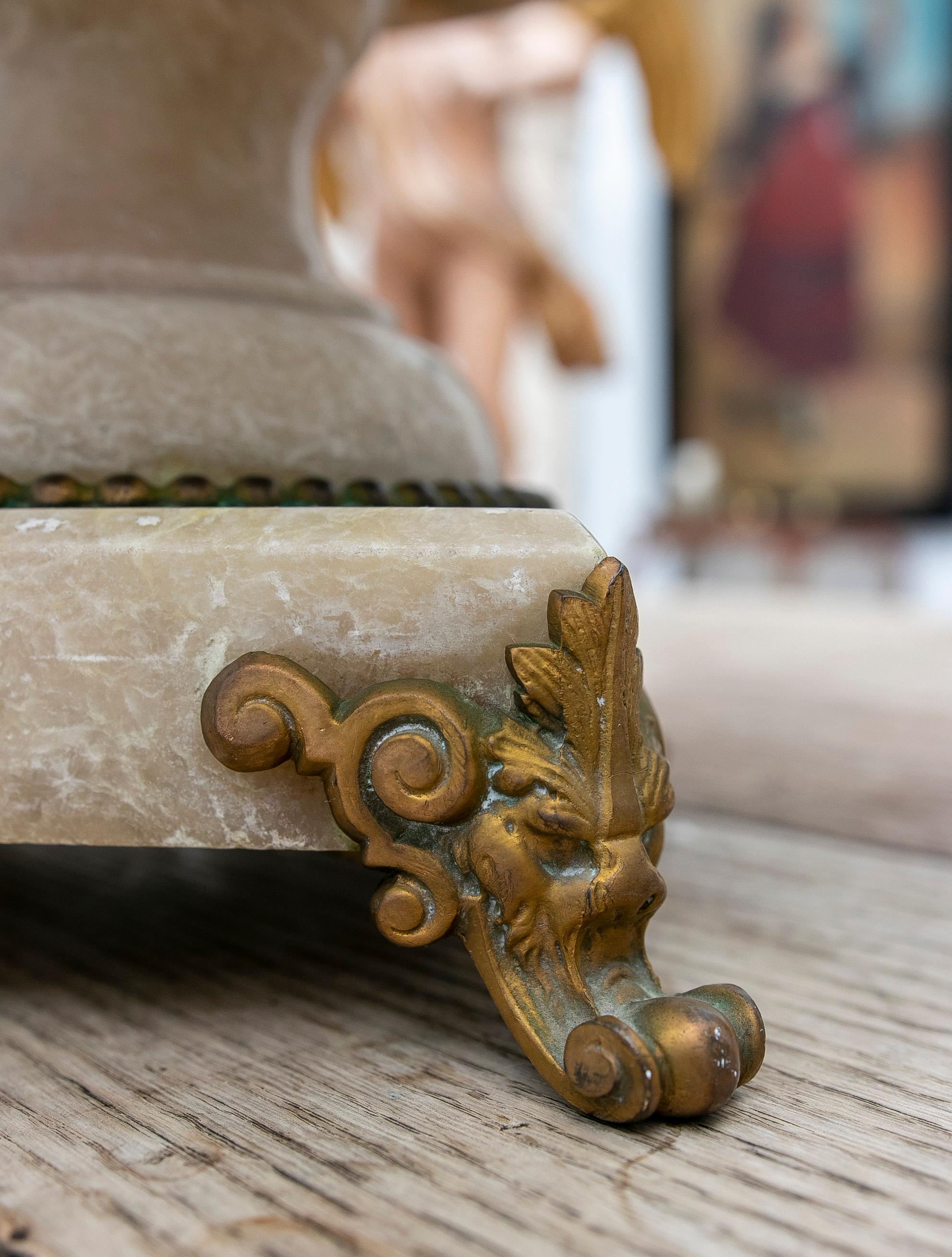 19th Century French Alabaster and Bronze Cup in vendita 14
