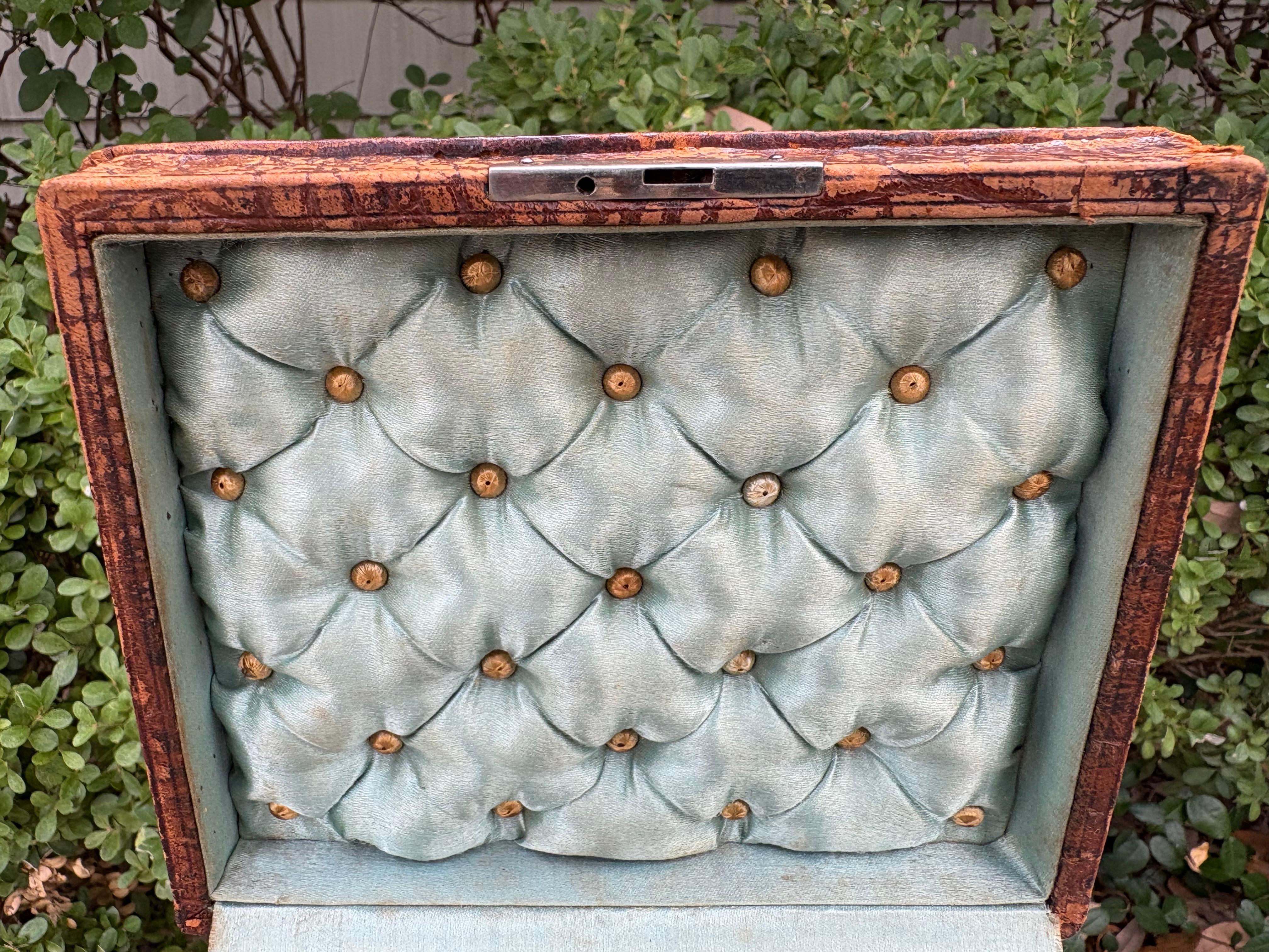 Scatola da viaggio in alligatore francese del XIX secolo in vendita 2