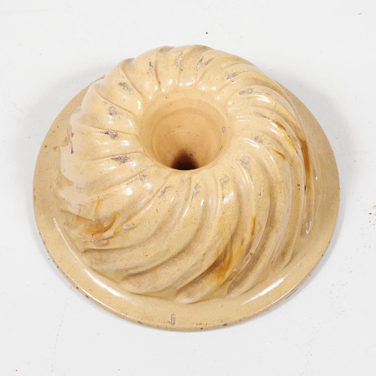 19th Century French Alsatian Terracotta Yellow Ware Kouglof Bundt Cake Mold For Sale 1