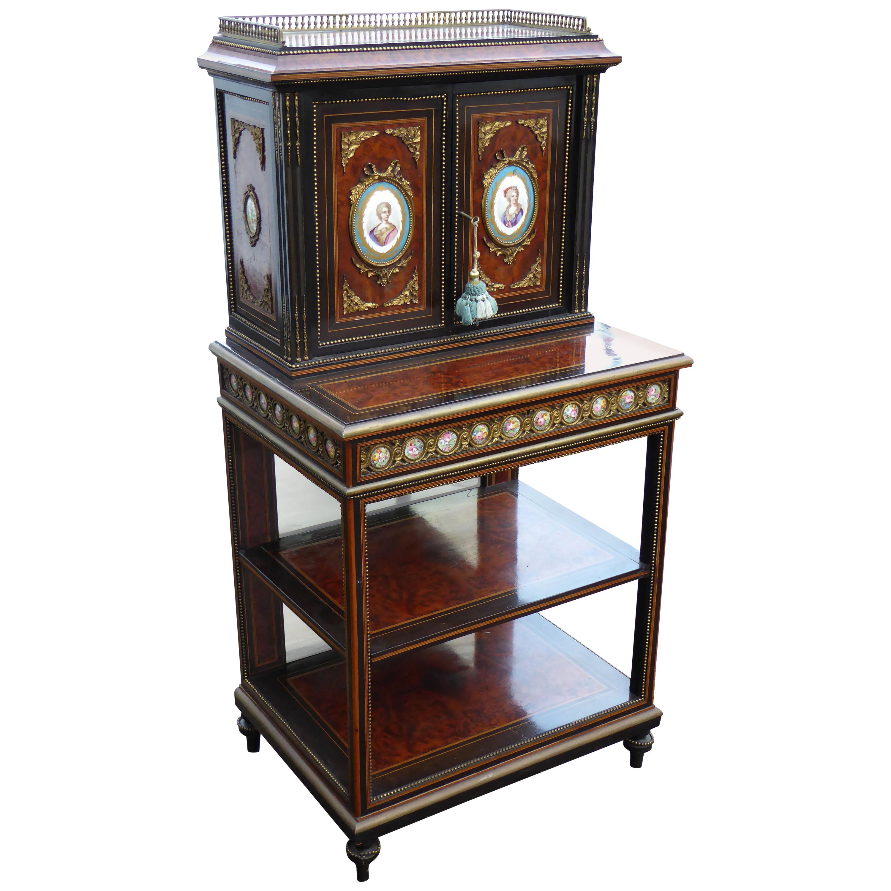 français du 19ème siècle en amboine et ébène En vente sur 1stDibs