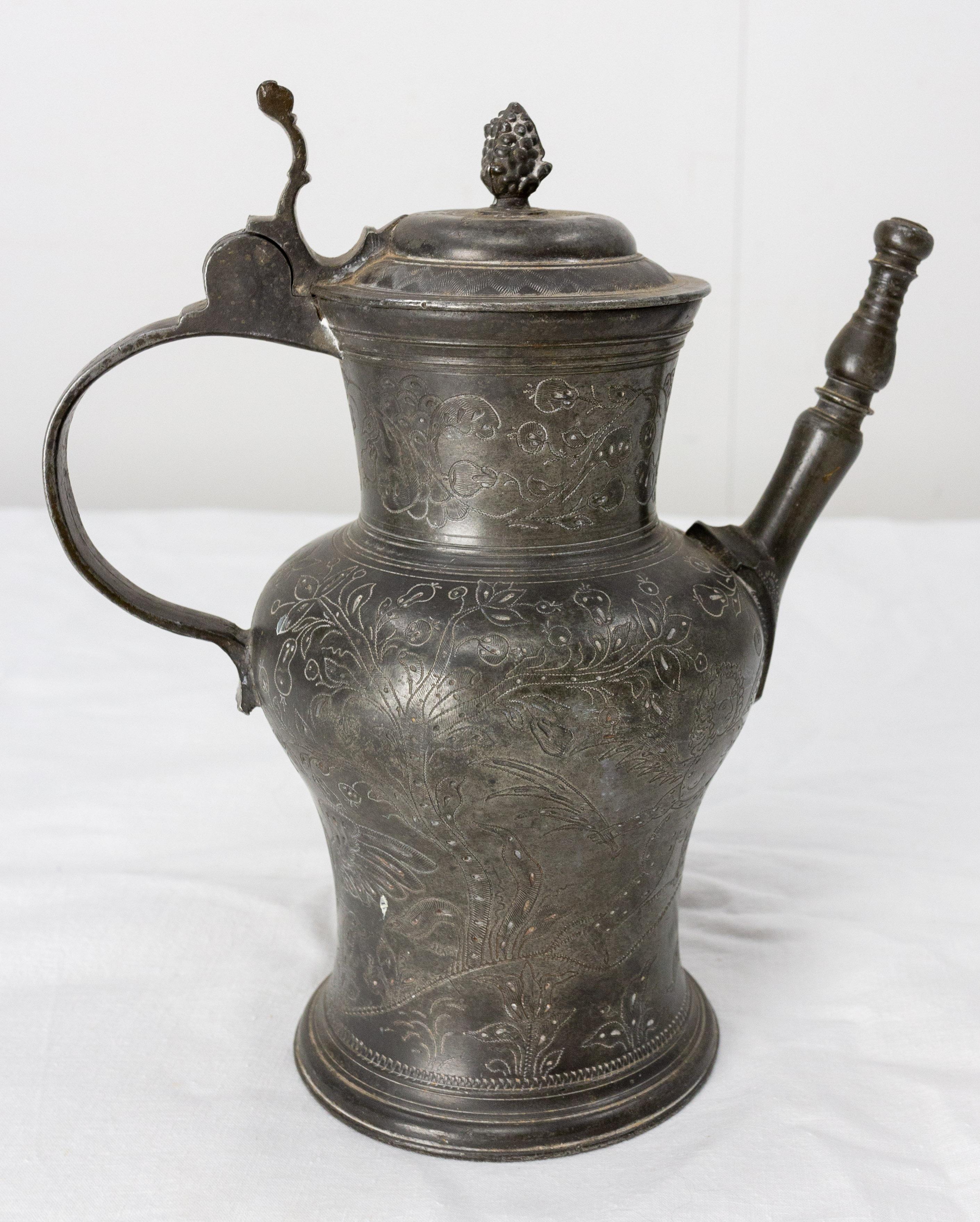 19th Century French Angel Pewter Pitcher Center Piece Italian Renaissance Style In Good Condition For Sale In Labrit, Landes