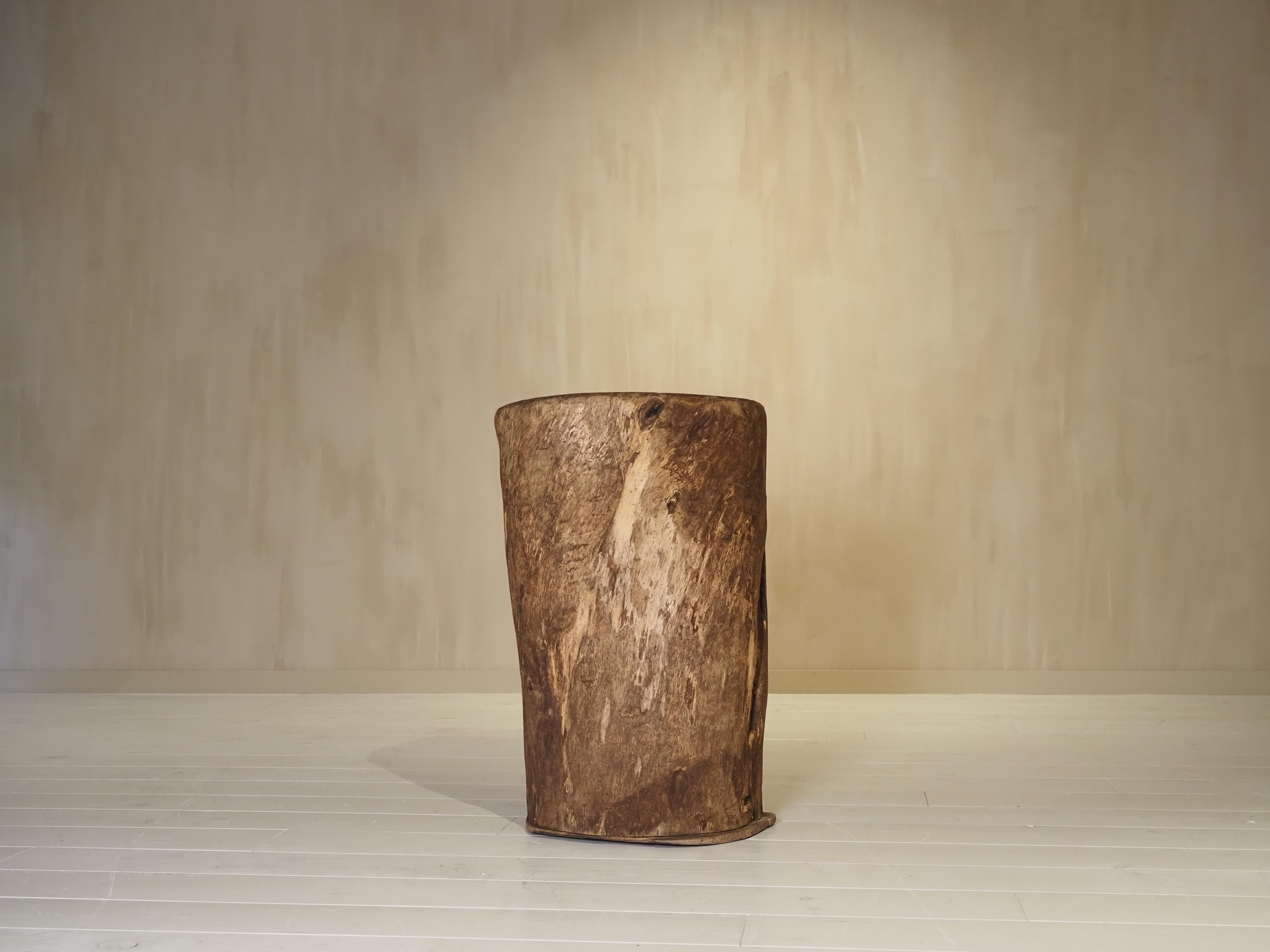 19th Century, French antique hollowed tree trunk wooden planter In Good Condition For Sale In Diest, BE