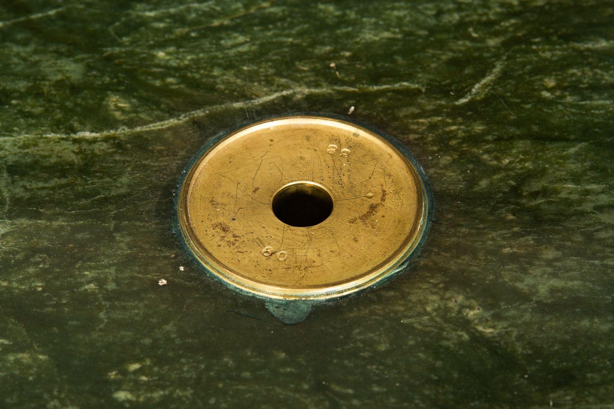 19th Century French Antique Neoclassical Green Marble Pedestal Column For Sale 8