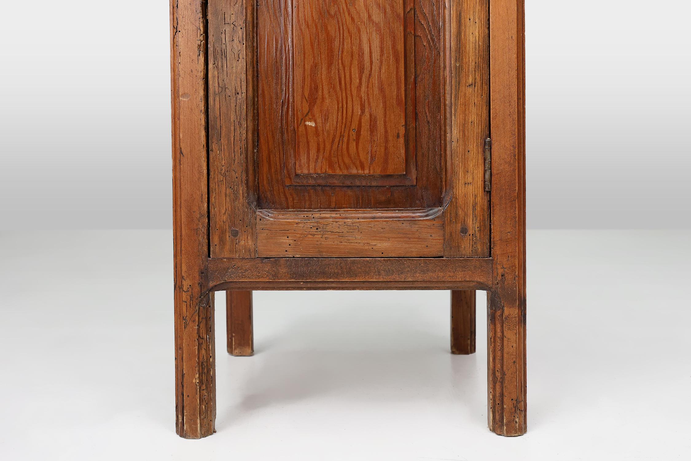 19th Century French antique nightstand in solid pine wood In Good Condition For Sale In Meulebeke, BE