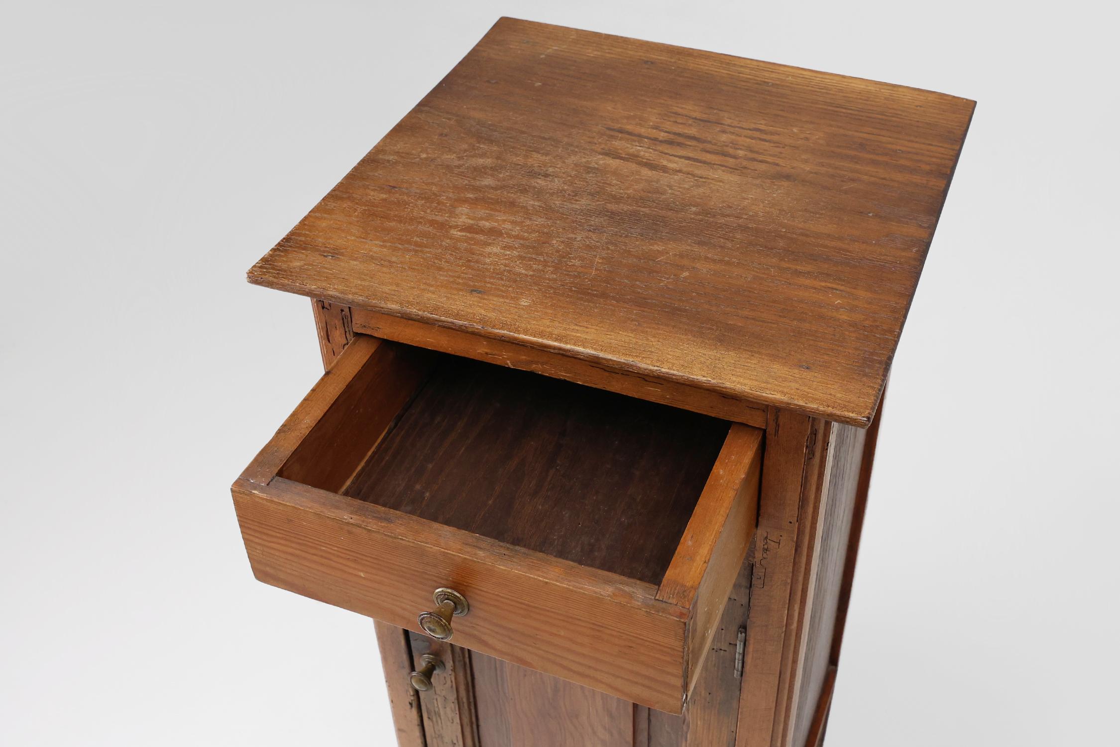 Pine 19th Century French antique nightstand in solid pine wood For Sale