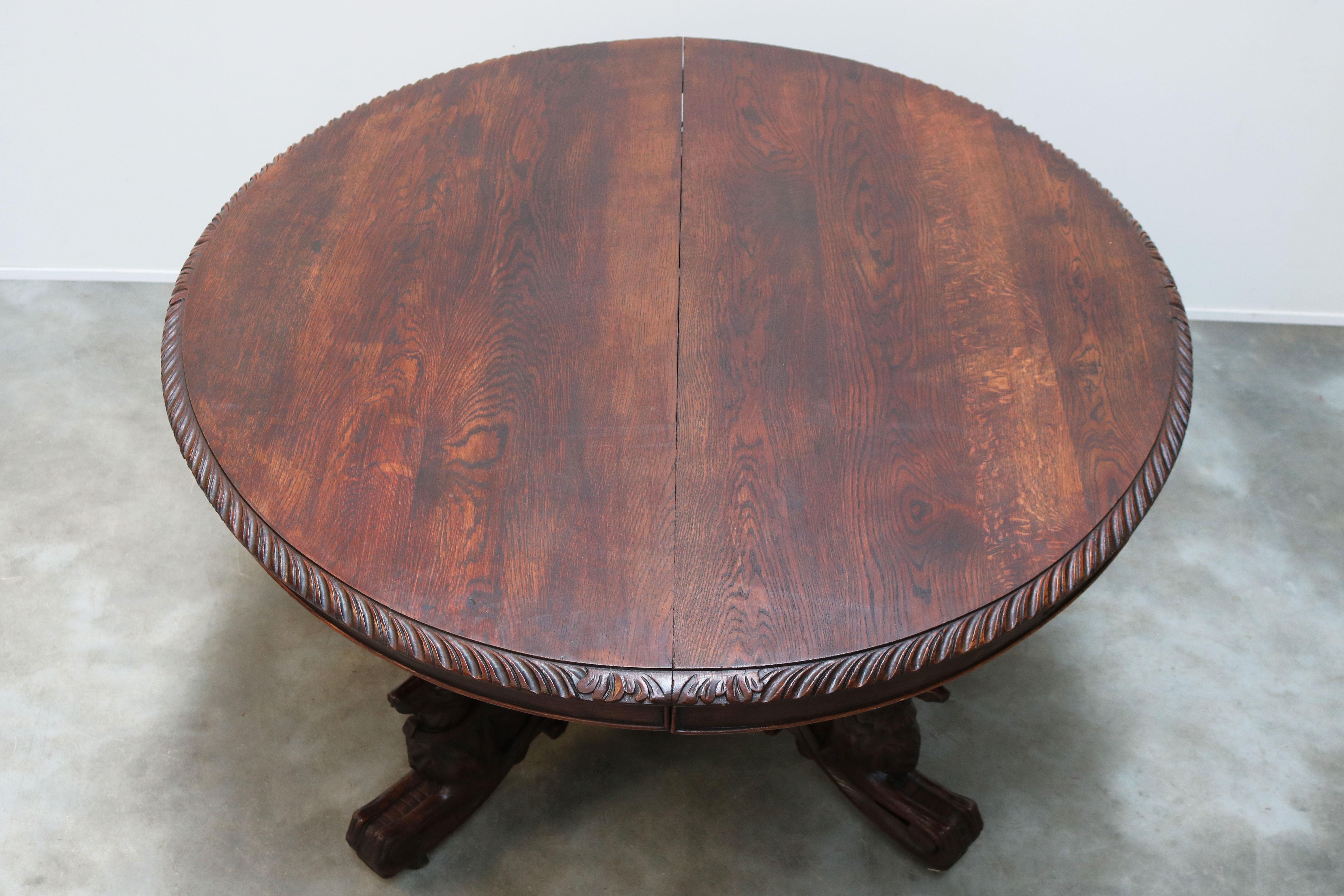 19th Century French Antique Oak Oval Dining Hunt Table Black Forest Animal Lodge In Good Condition In Ijzendijke, NL