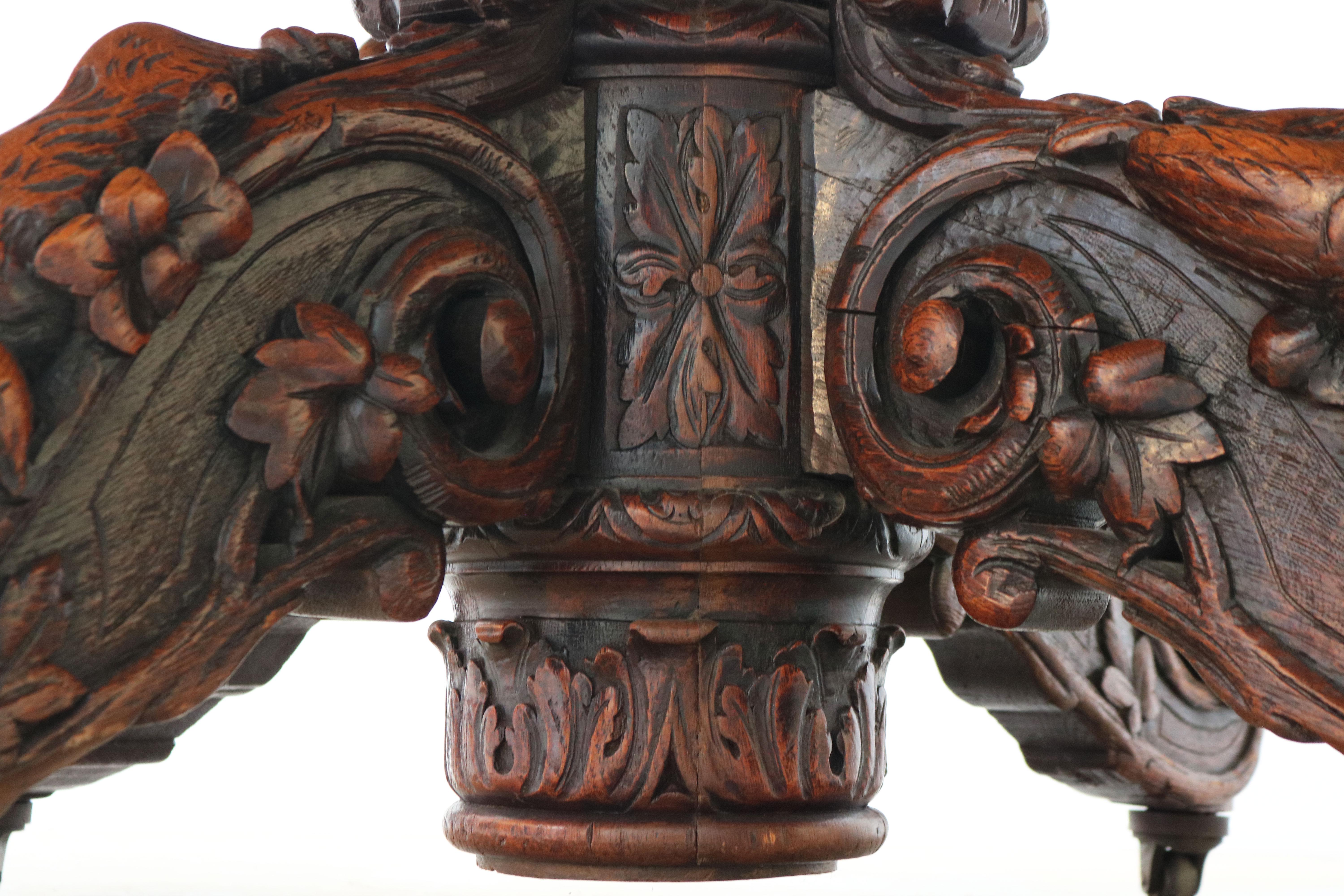 Table de chasse ovale en chêne ancien du 19ème siècle français Trophée de chasse Black Forest en vente 7