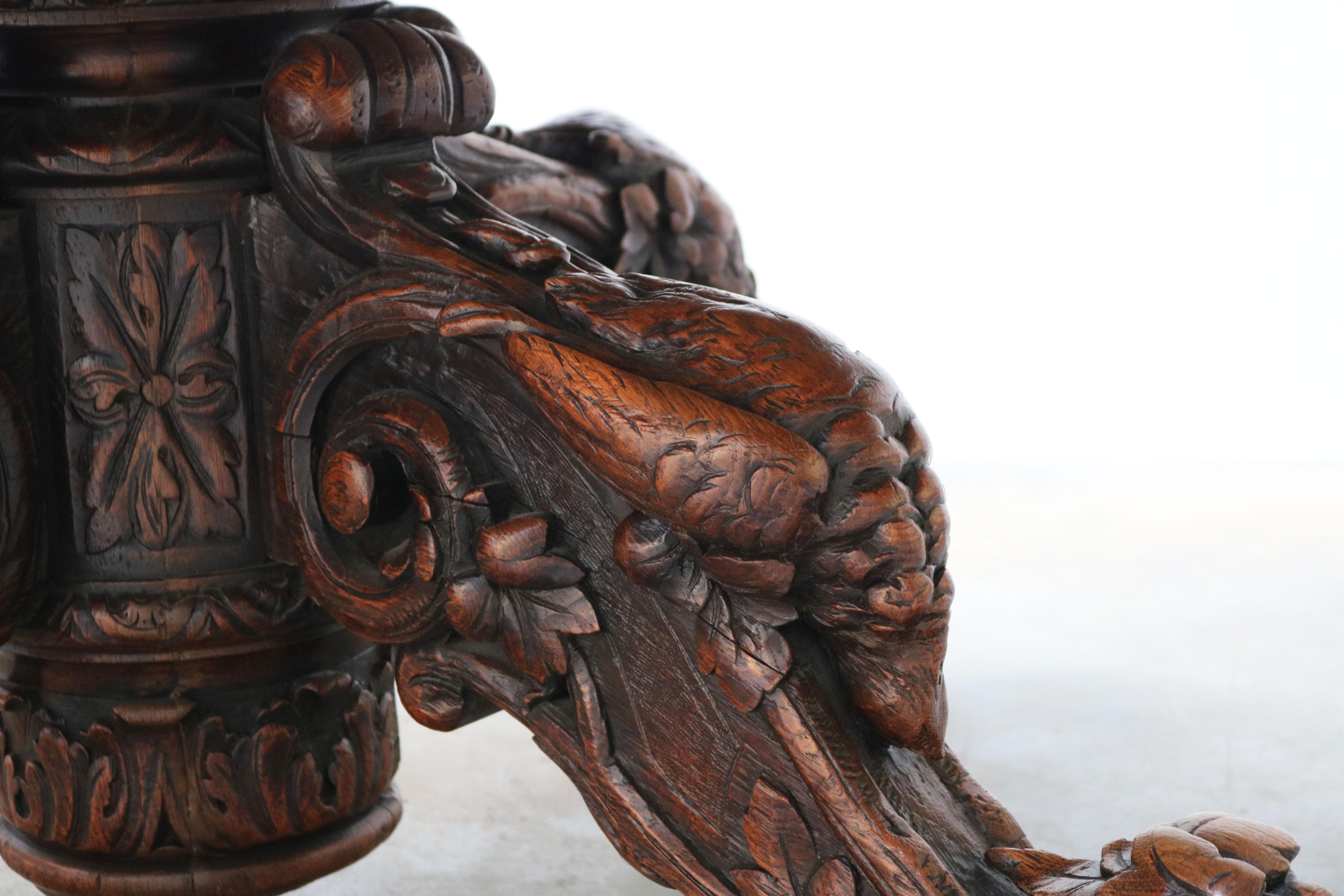 Français Table de chasse ovale en chêne ancien du 19ème siècle français Trophée de chasse Black Forest en vente