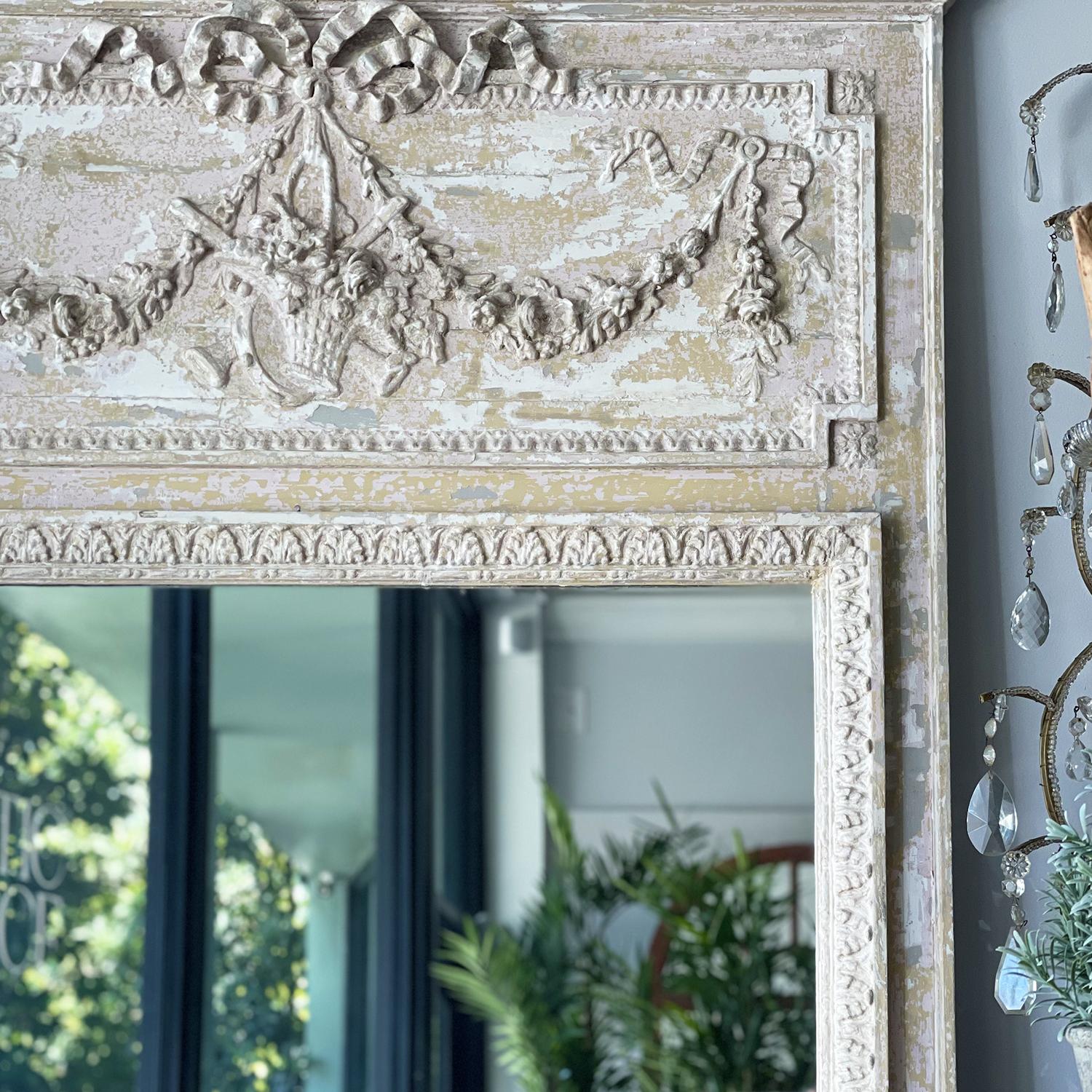 Louis XVI Miroir mural français ancien en pin du 19ème siècle - Miroir Trumeau parisien en vente