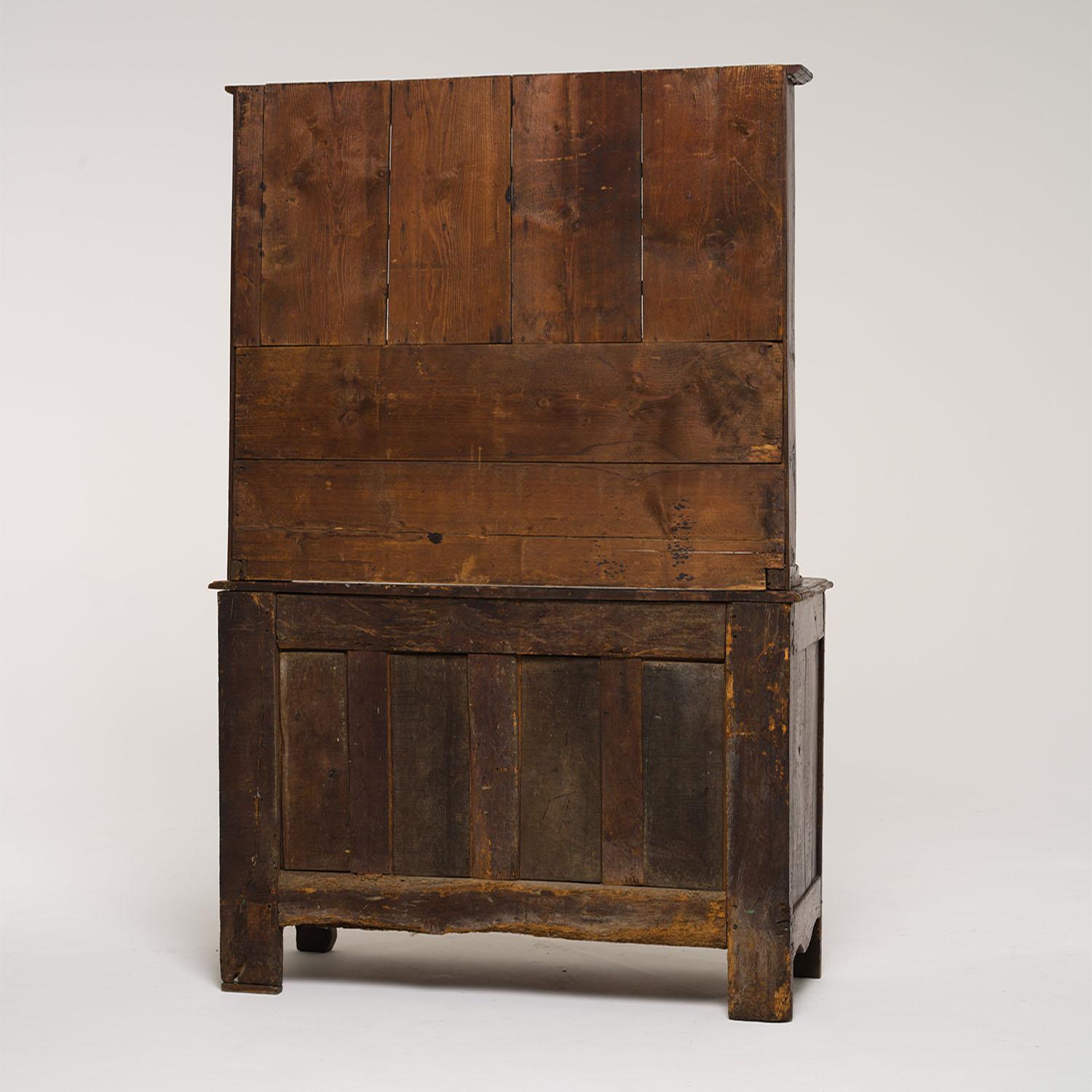 19th Century French Antique Vaisselier - Two Door Oakwood Buffet Cabinet For Sale 5