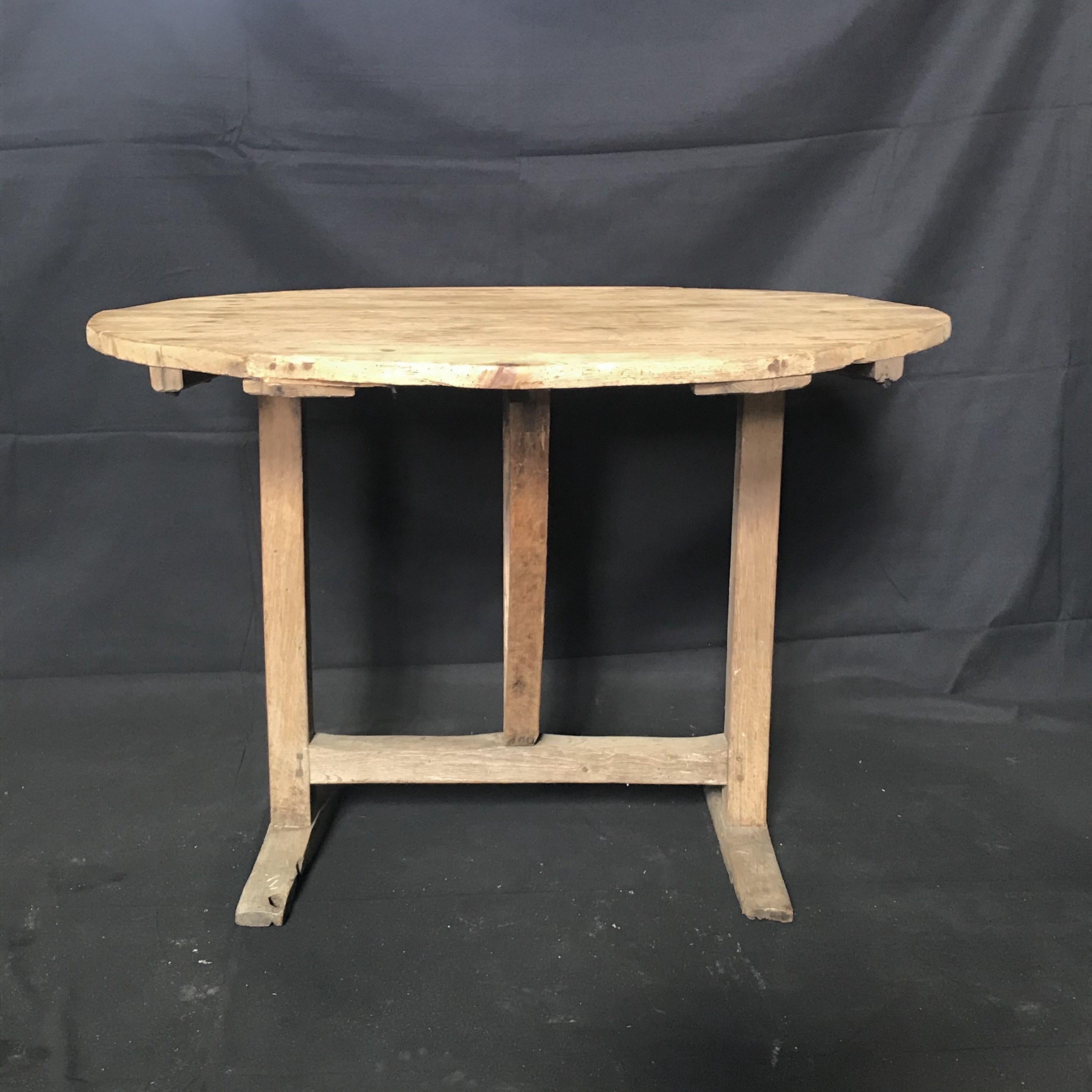 19th Century French Antique Wine Tasting Dining Table In Distressed Condition In Hopewell, NJ