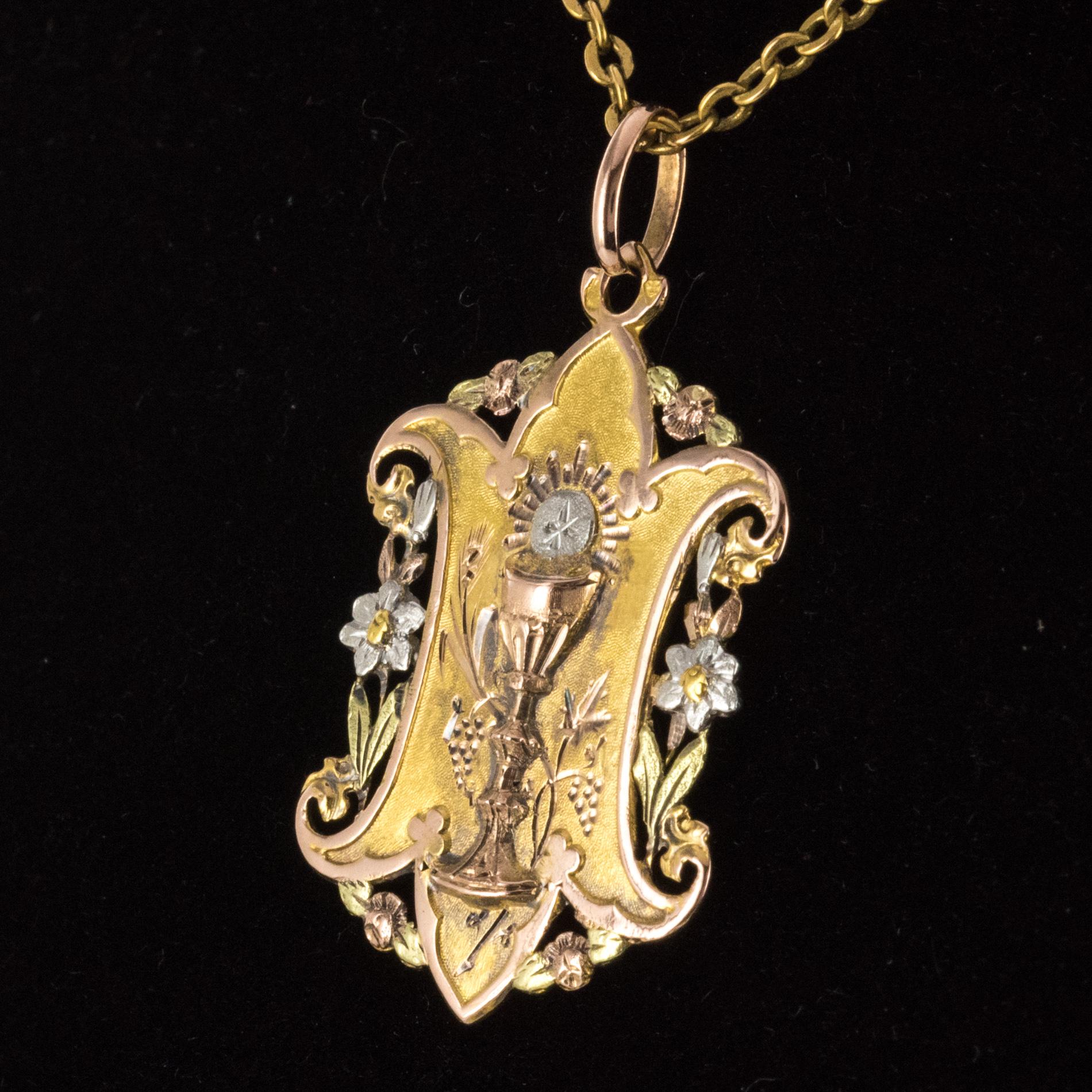 19th Century French Antique Yellow Rose White Green Gold Medal In Good Condition In Poitiers, FR