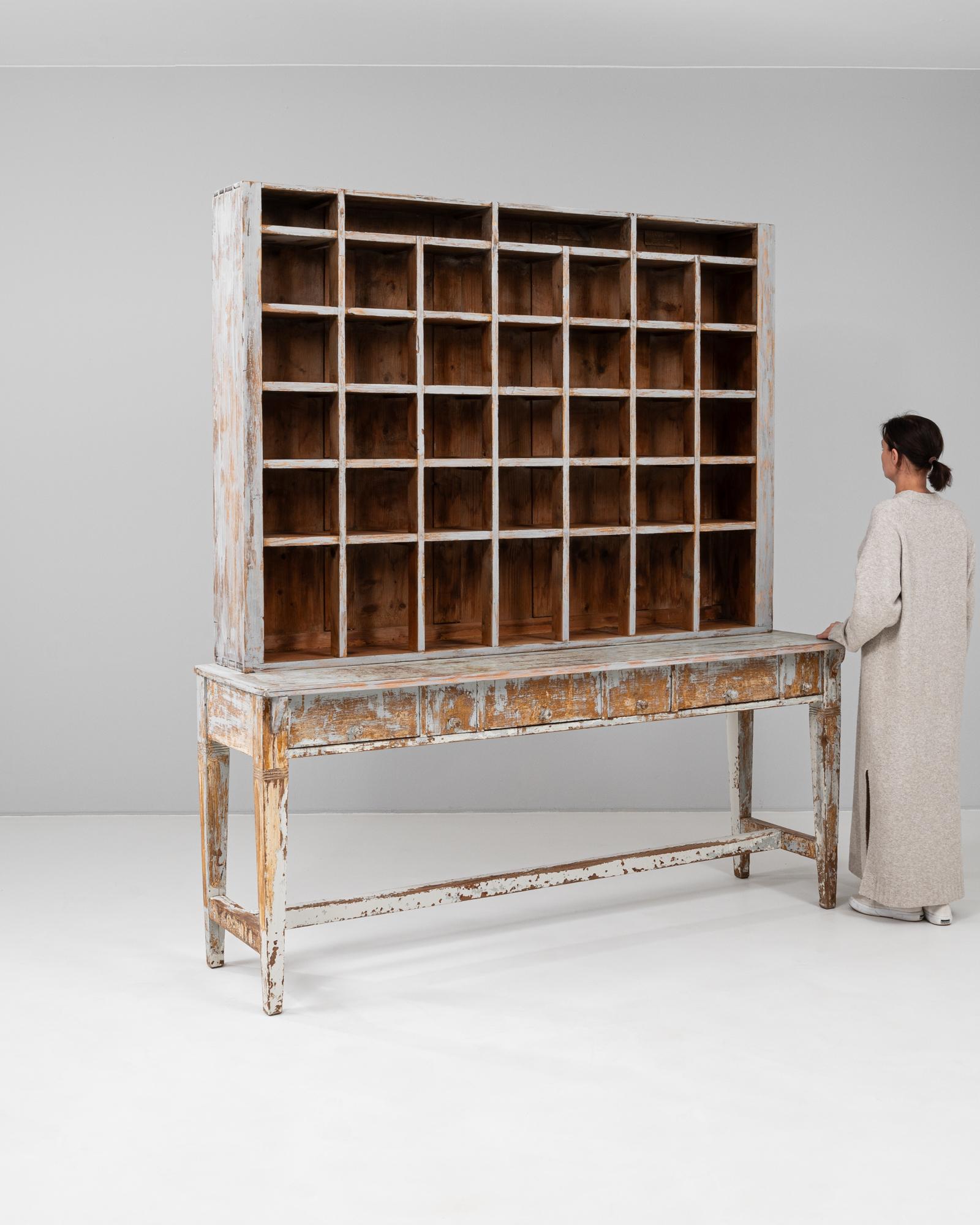 19th Century French Apothecary Cabinet in vendita 1