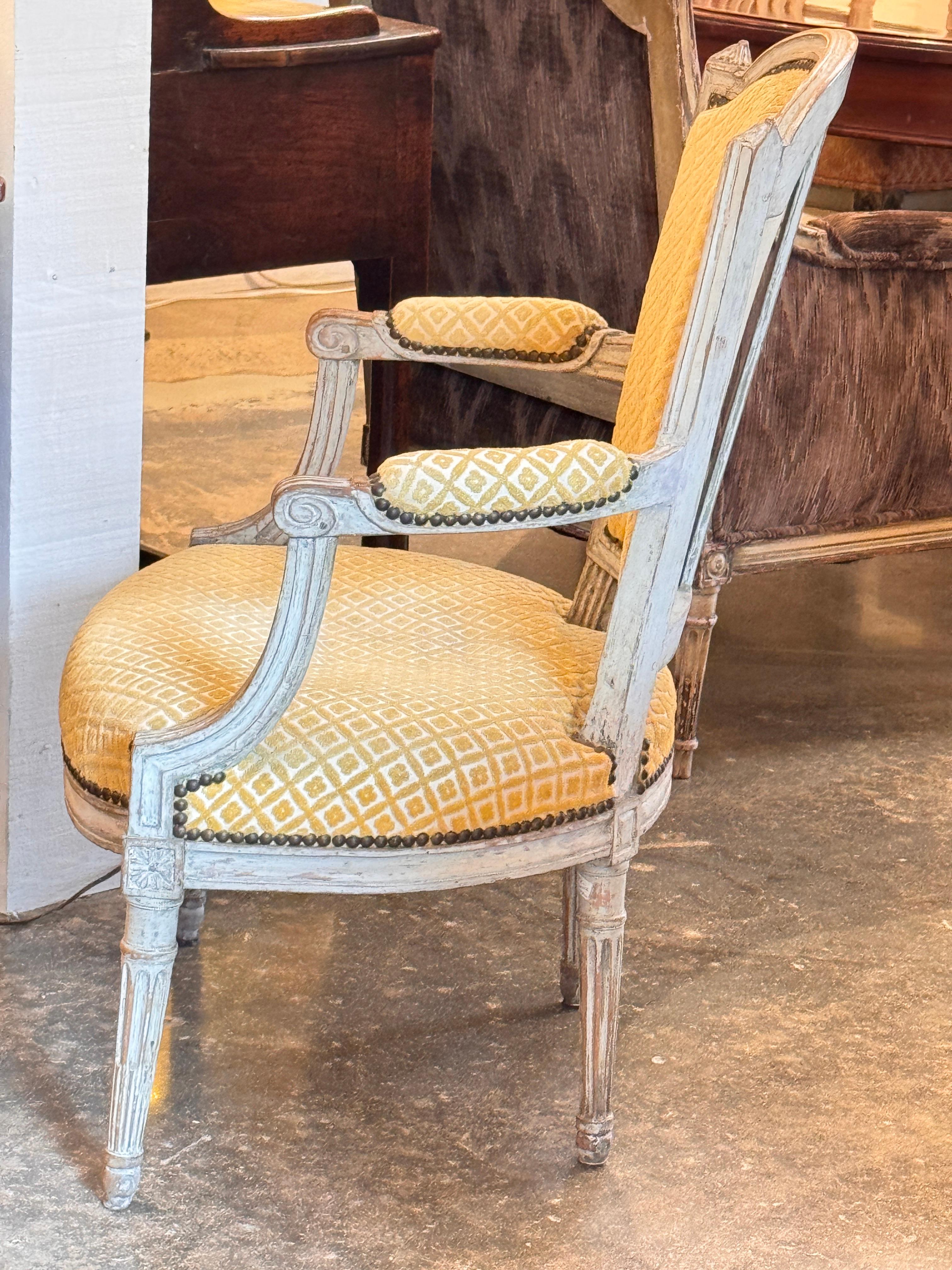Sillones Franceses Del Siglo XIX Con Marcos Tallados Y Pintados siglo XIX en venta